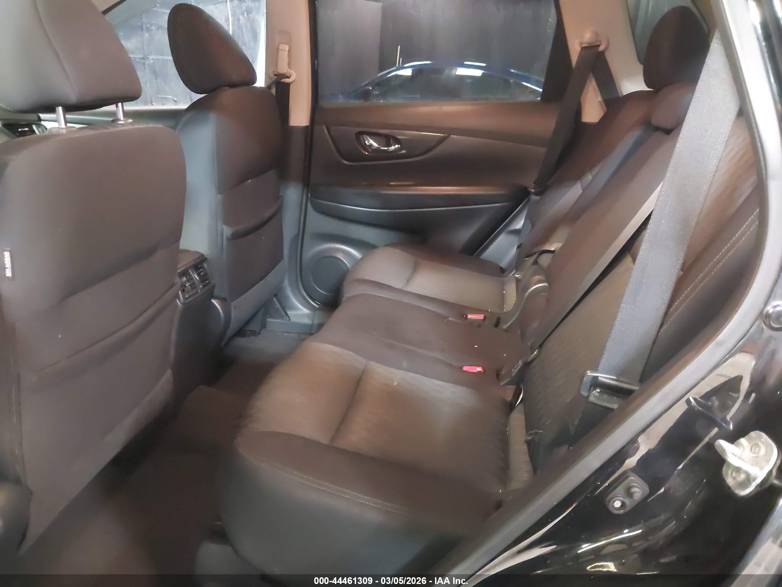 NISSAN ROGUE image 8