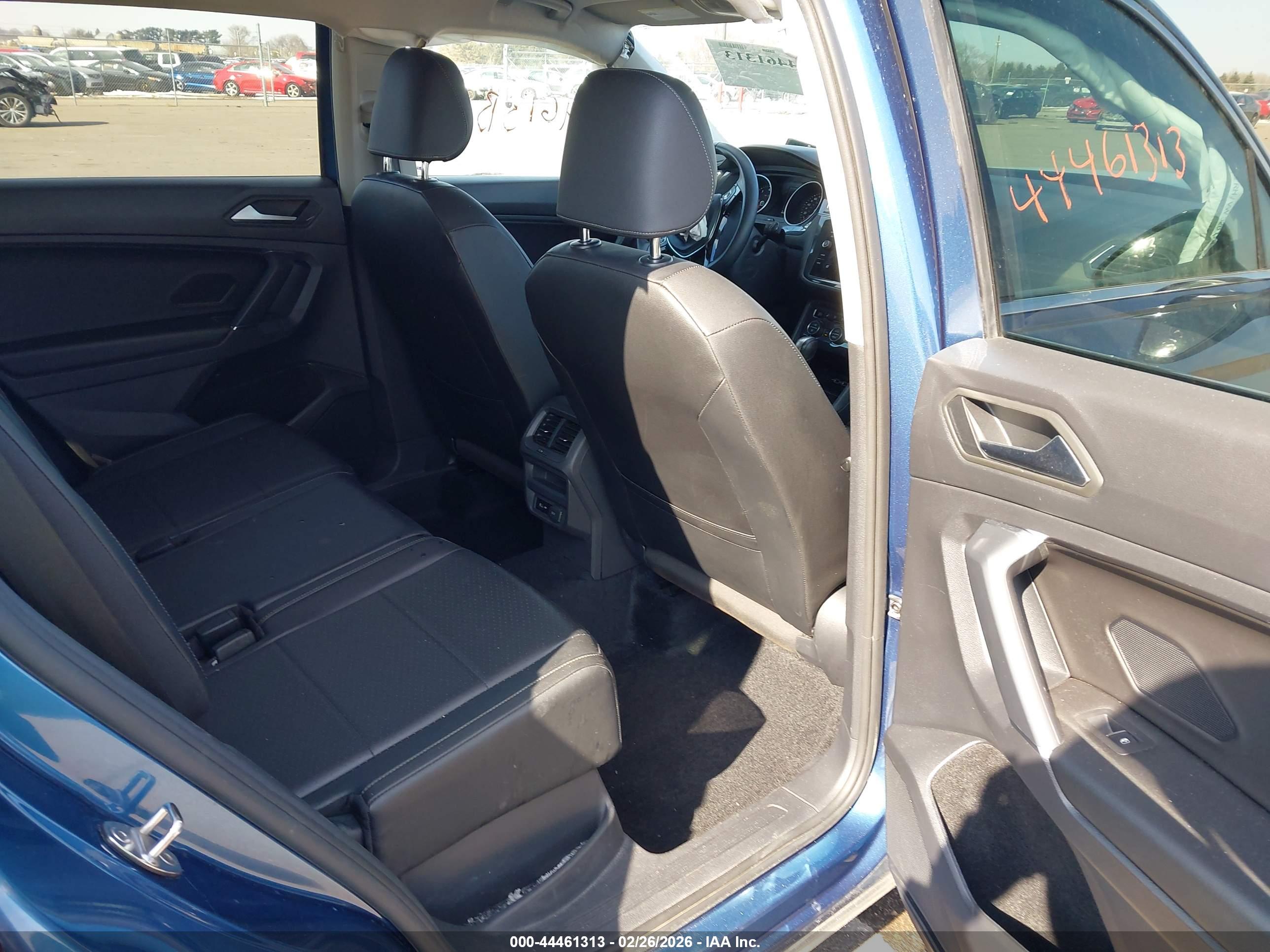 VOLKSWAGEN TIGUAN image 8