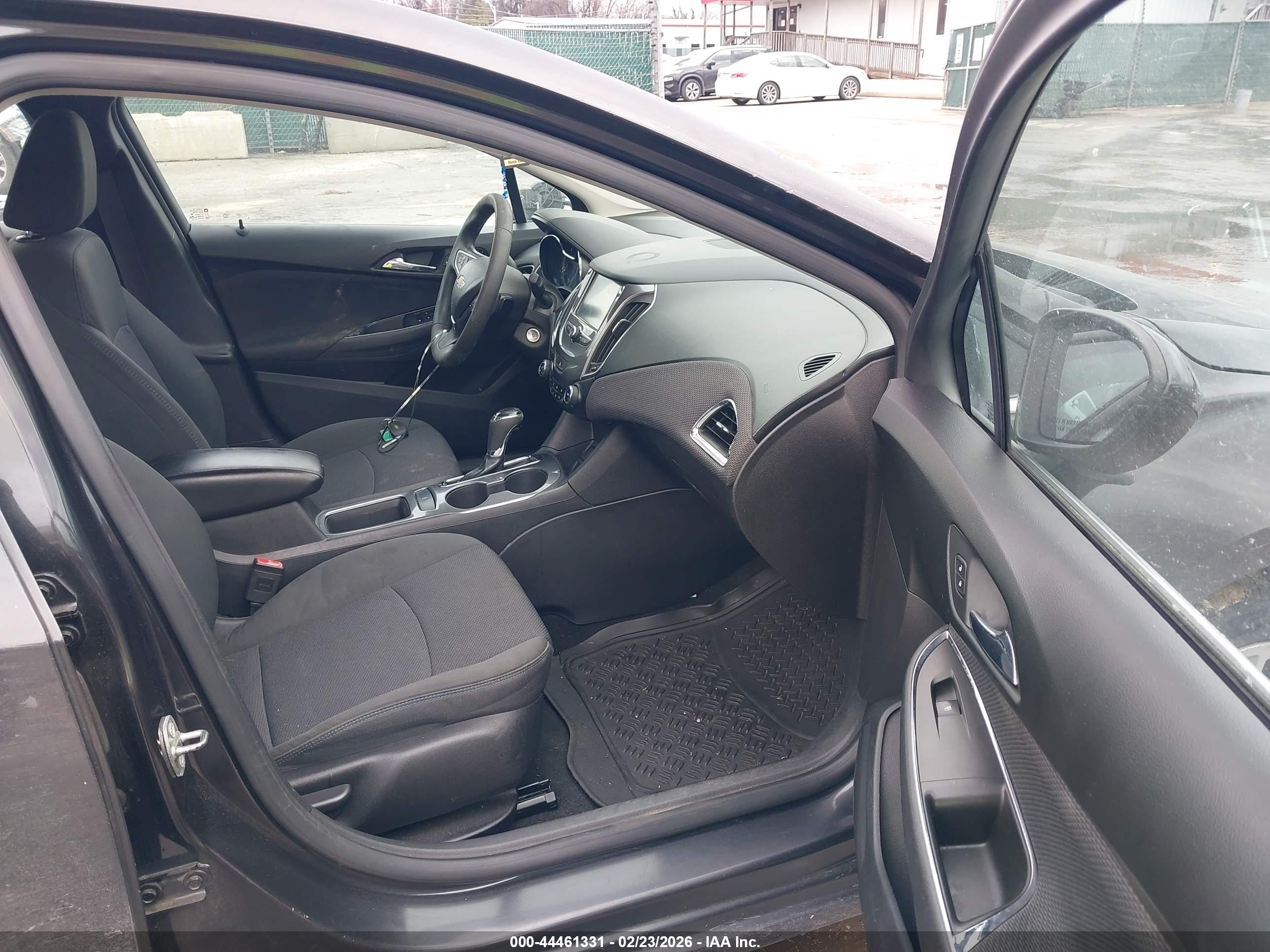 CHEVROLET CRUZE image 5
