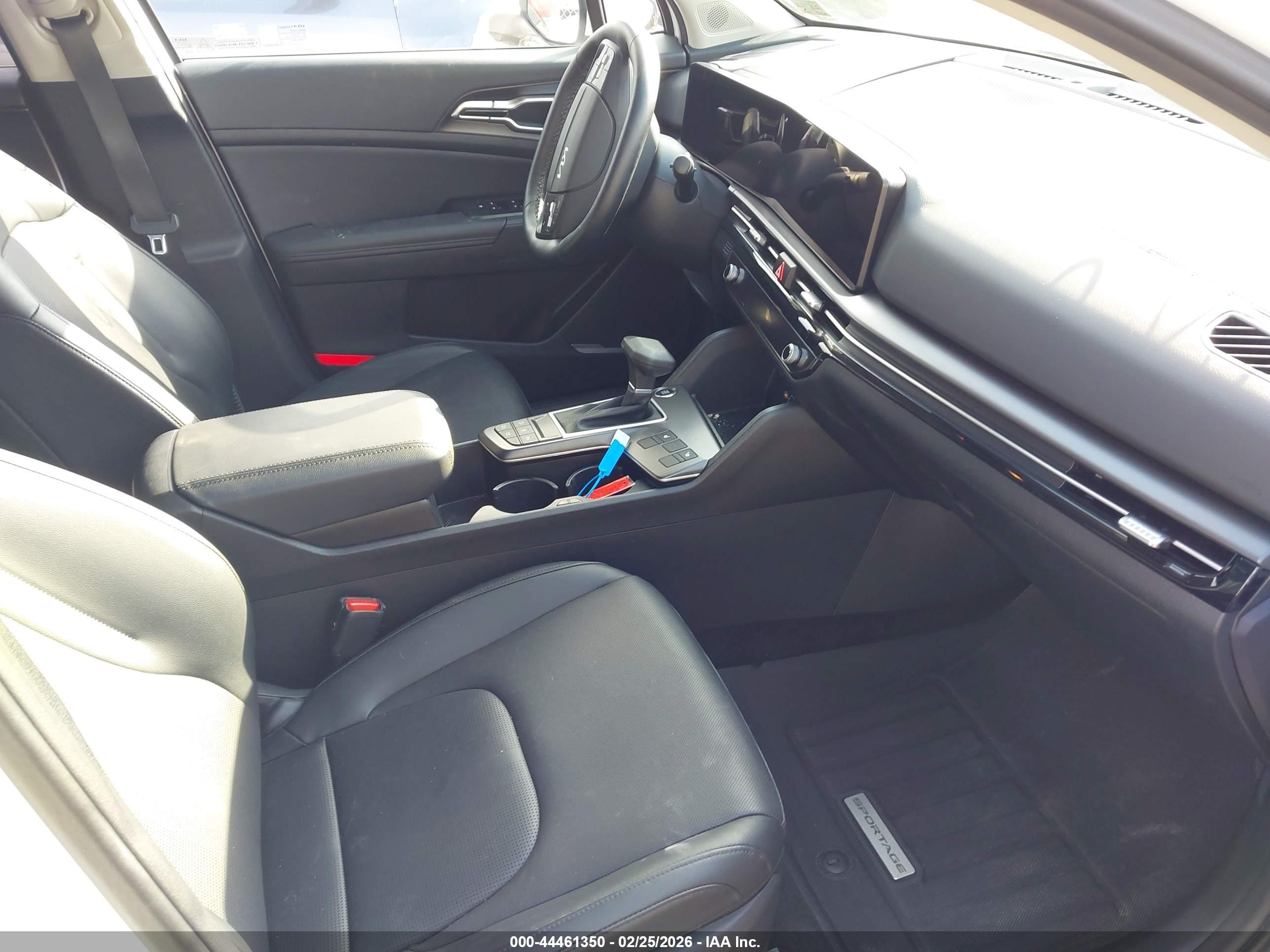 KIA SPORTAGE image 5