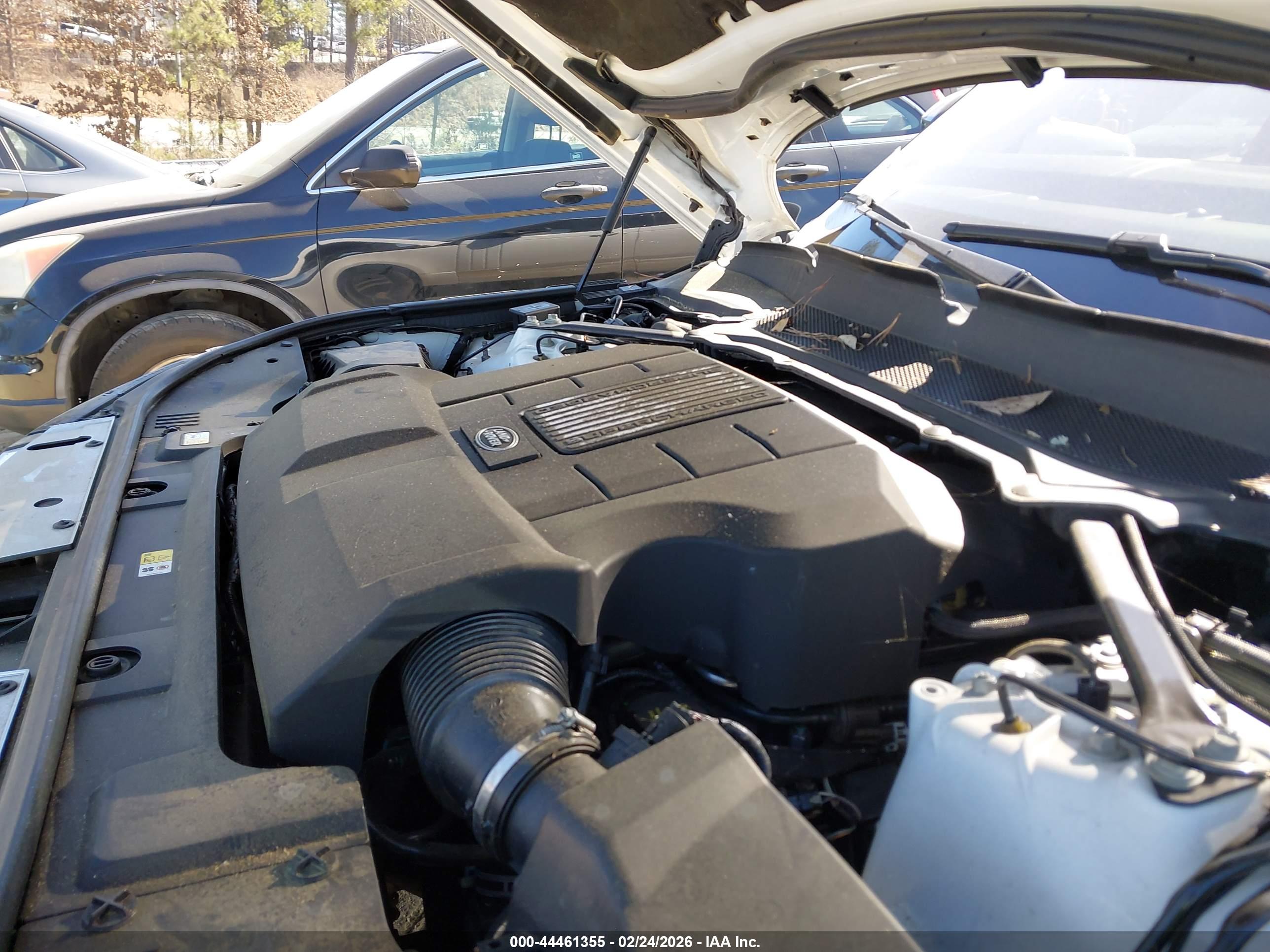 LAND ROVER image 10