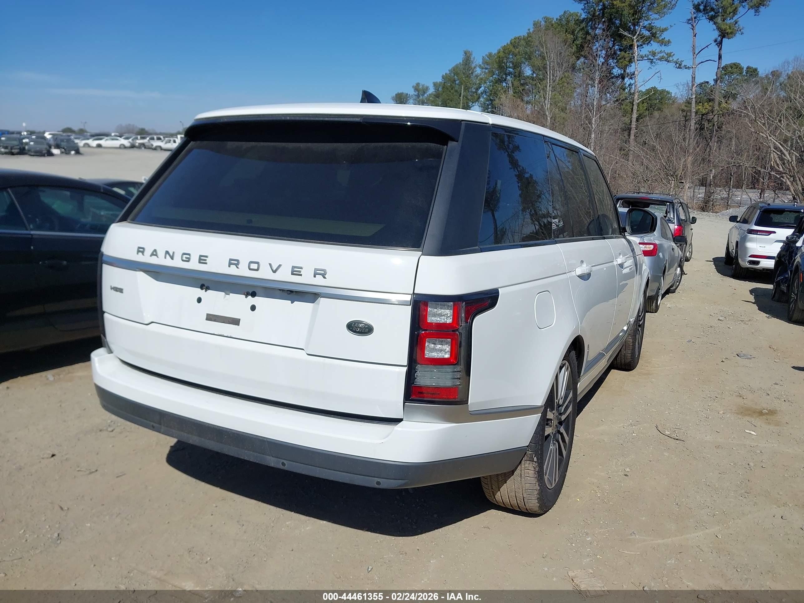 LAND ROVER image 4