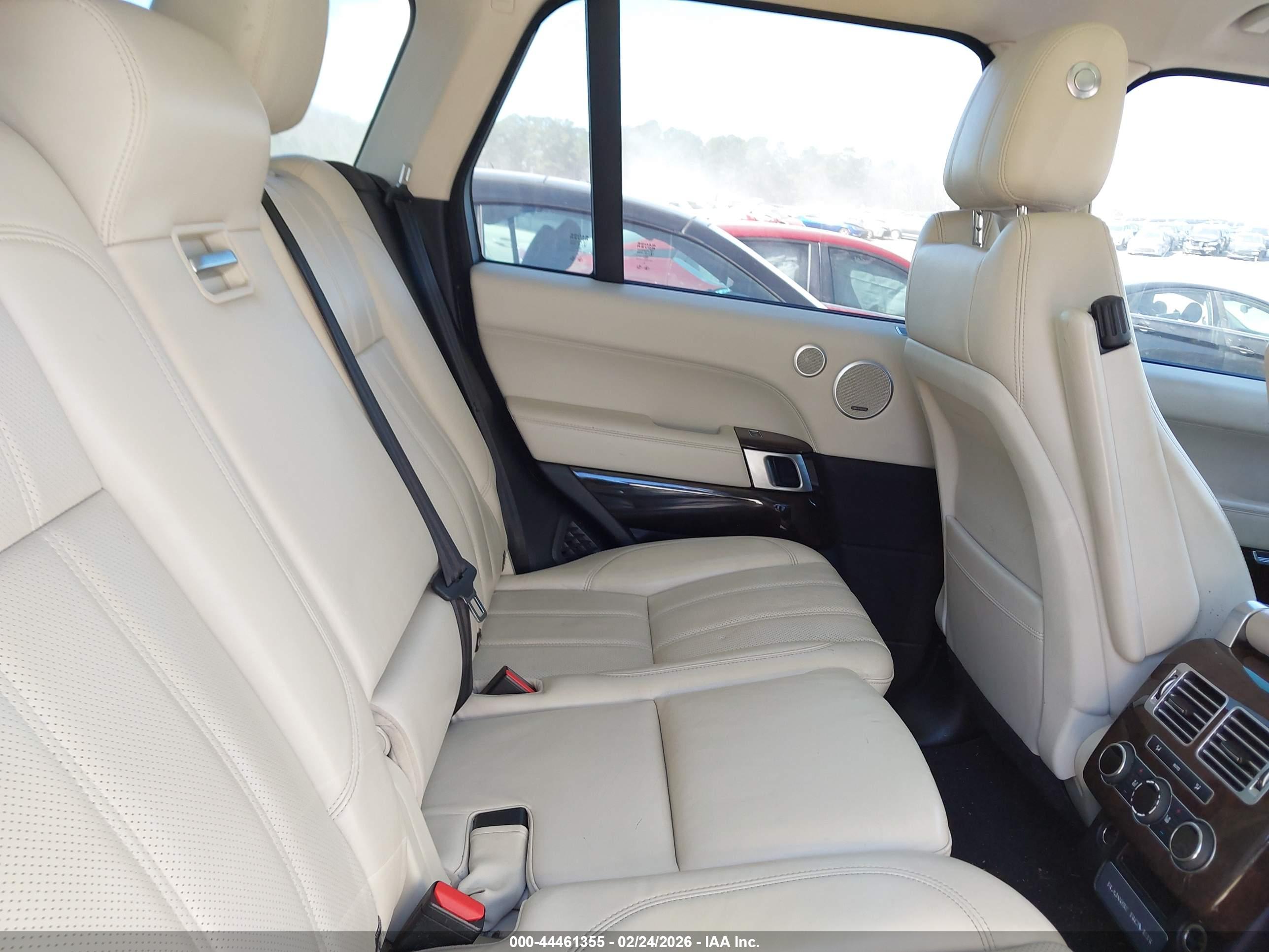LAND ROVER image 8