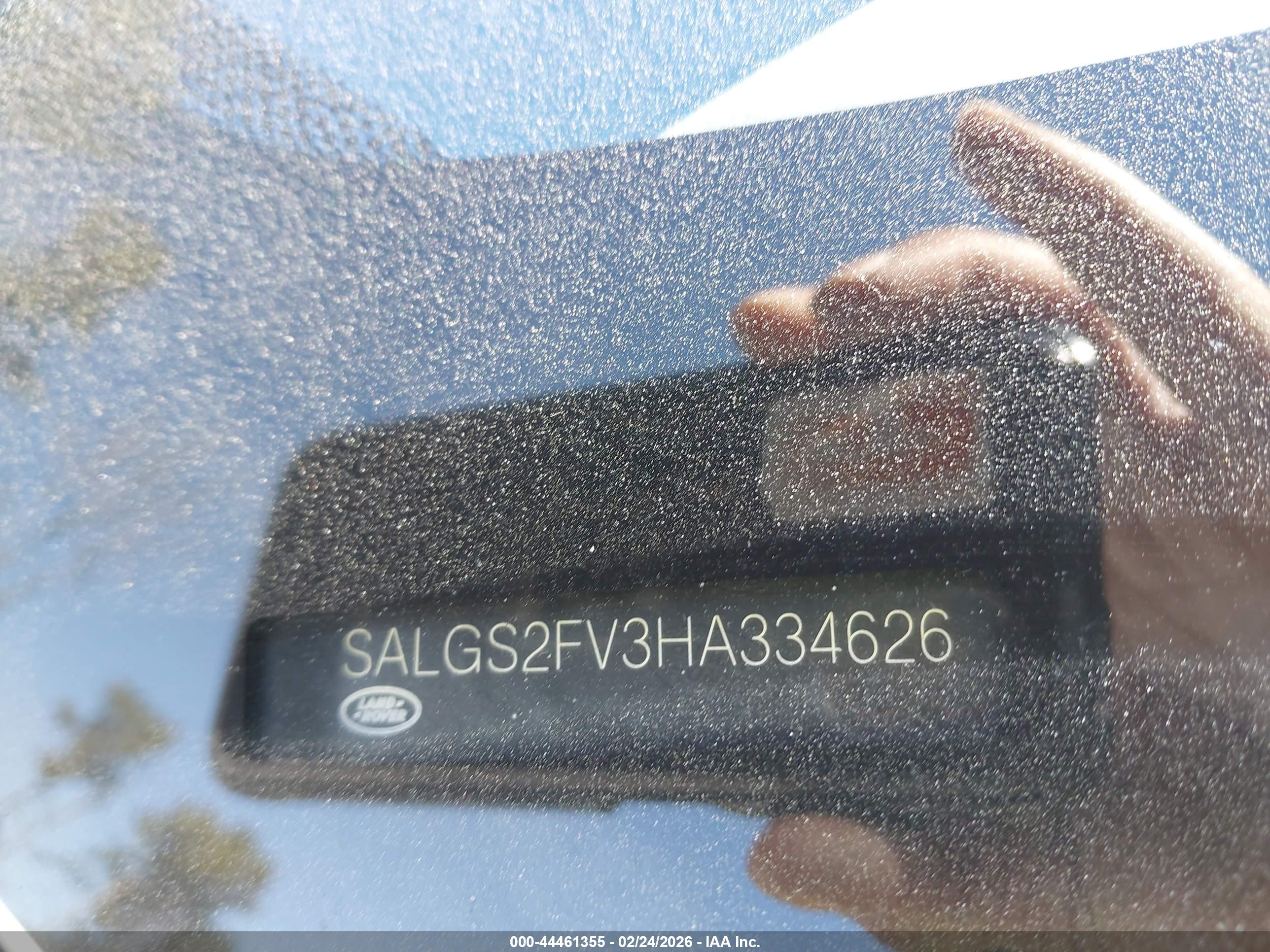 LAND ROVER image 9