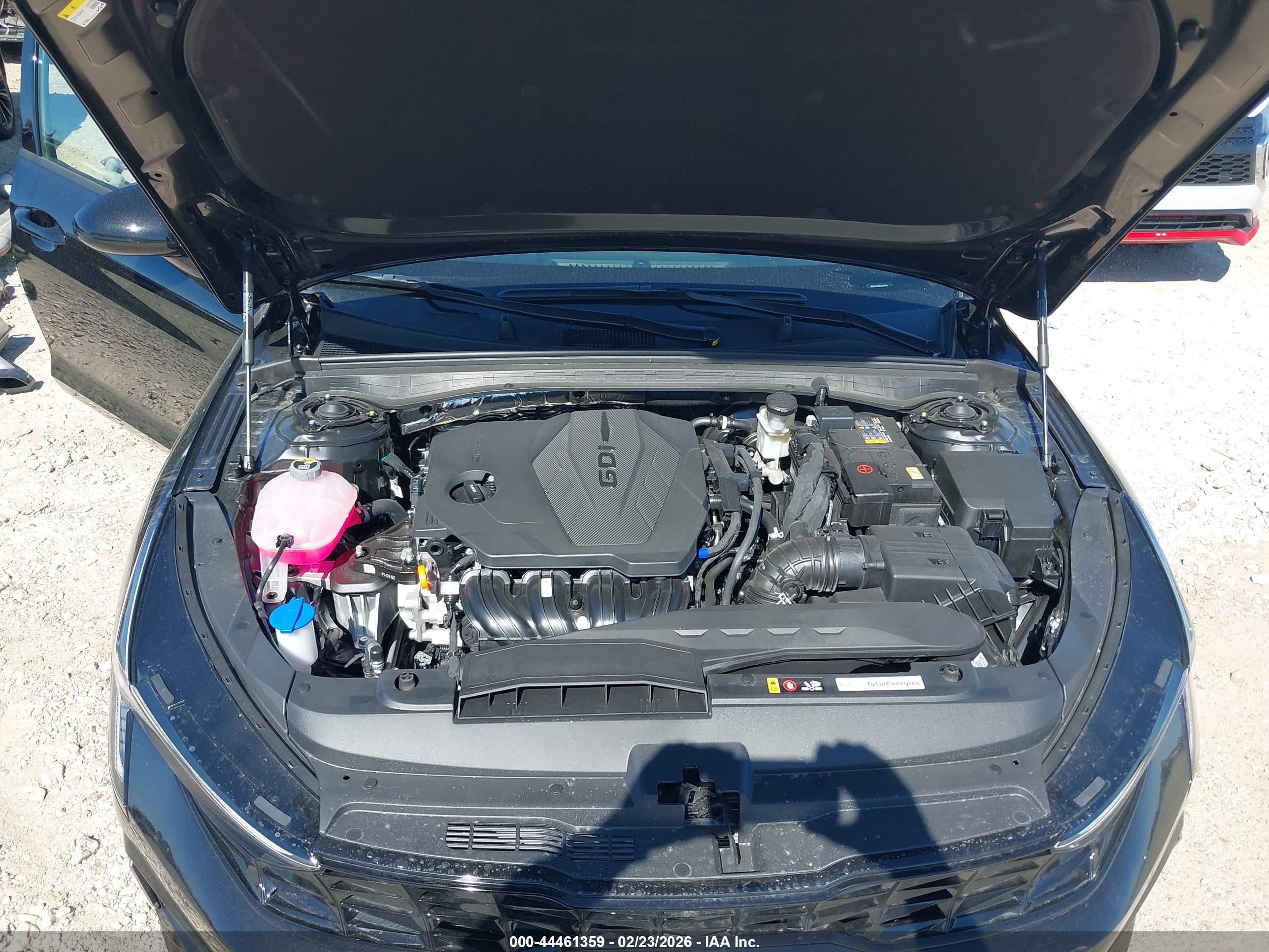 KIA K5 image 10