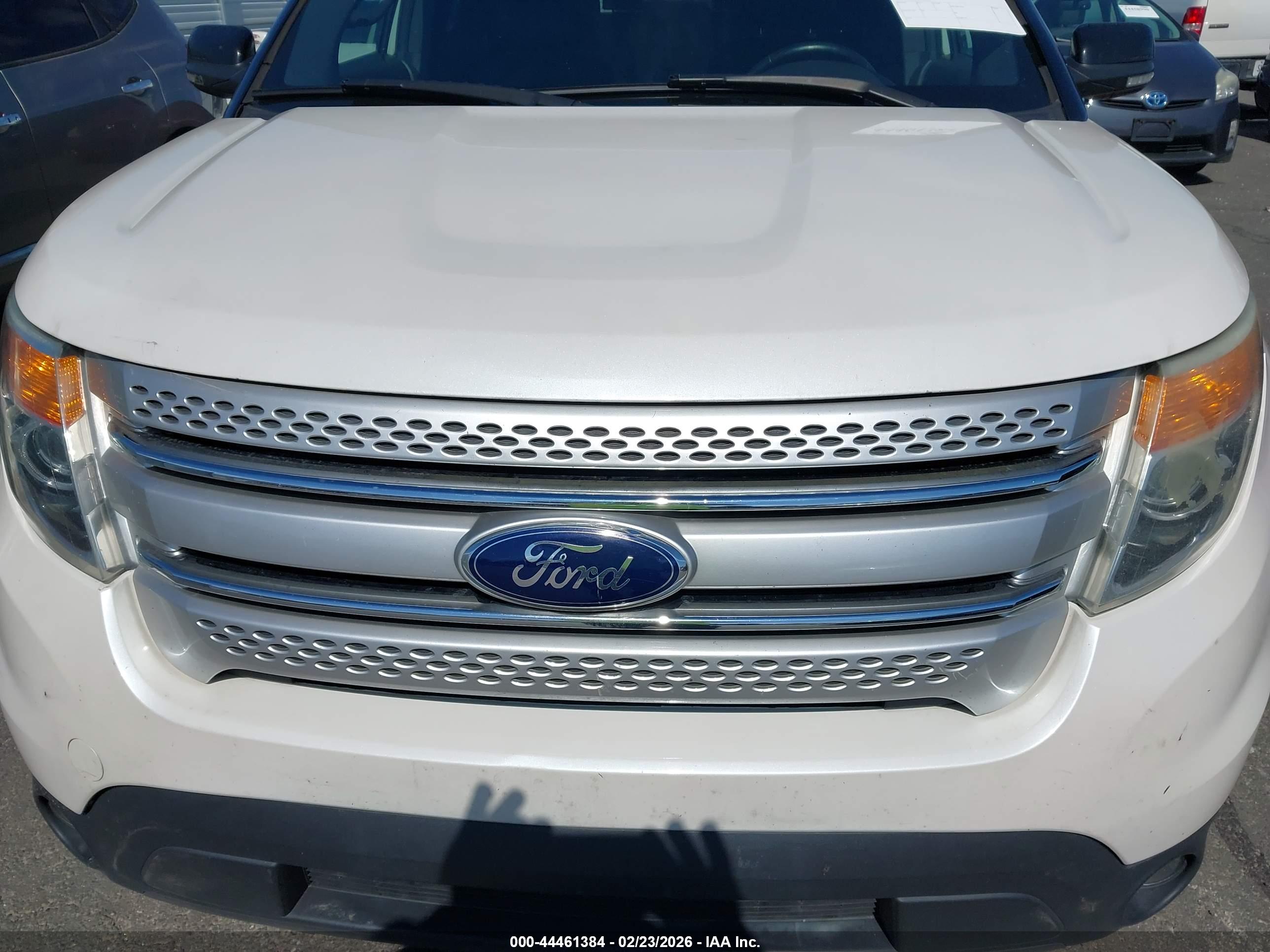 FORD EXPLORER image 6