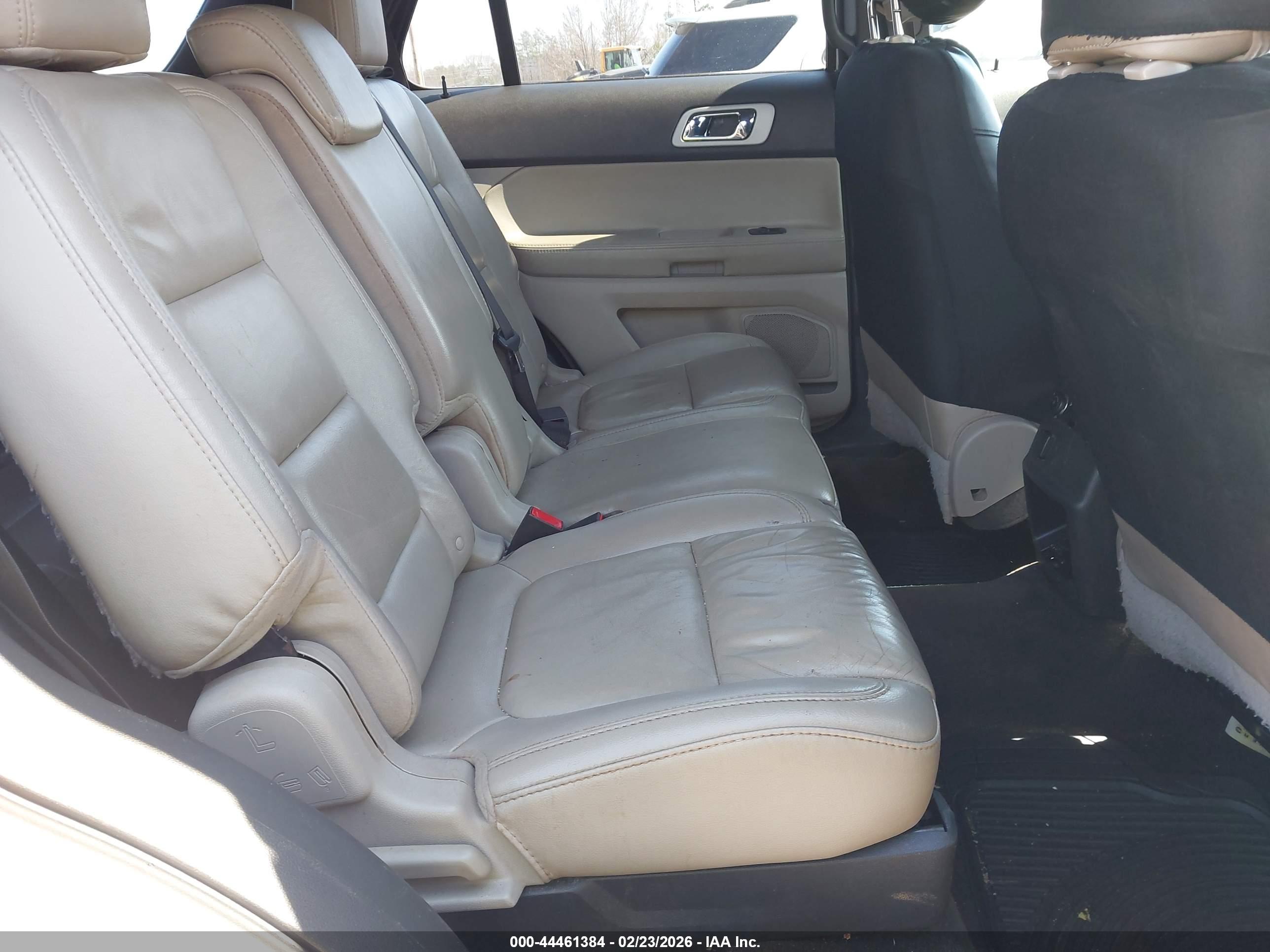 FORD EXPLORER image 8