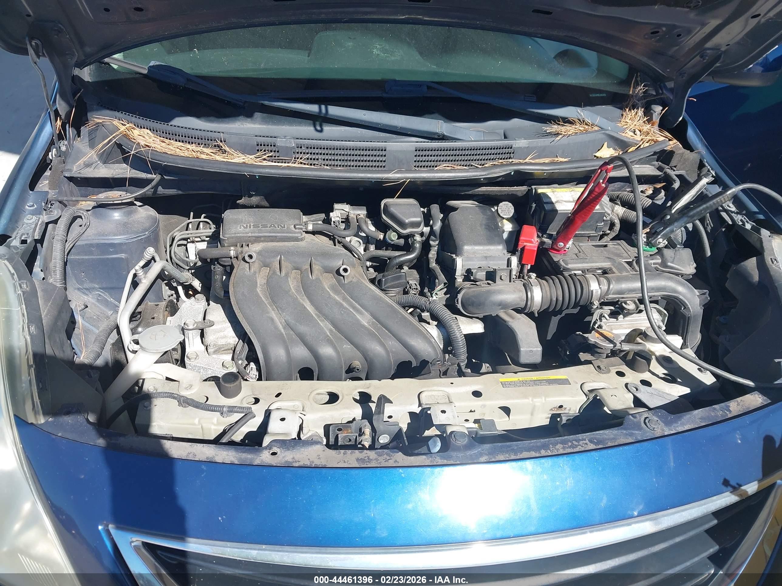 NISSAN VERSA image 10