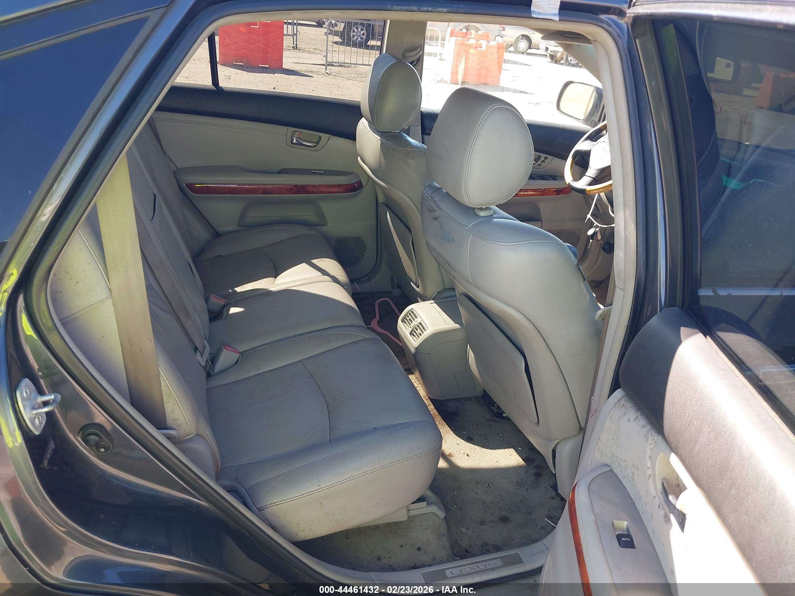 LEXUS RX image 8