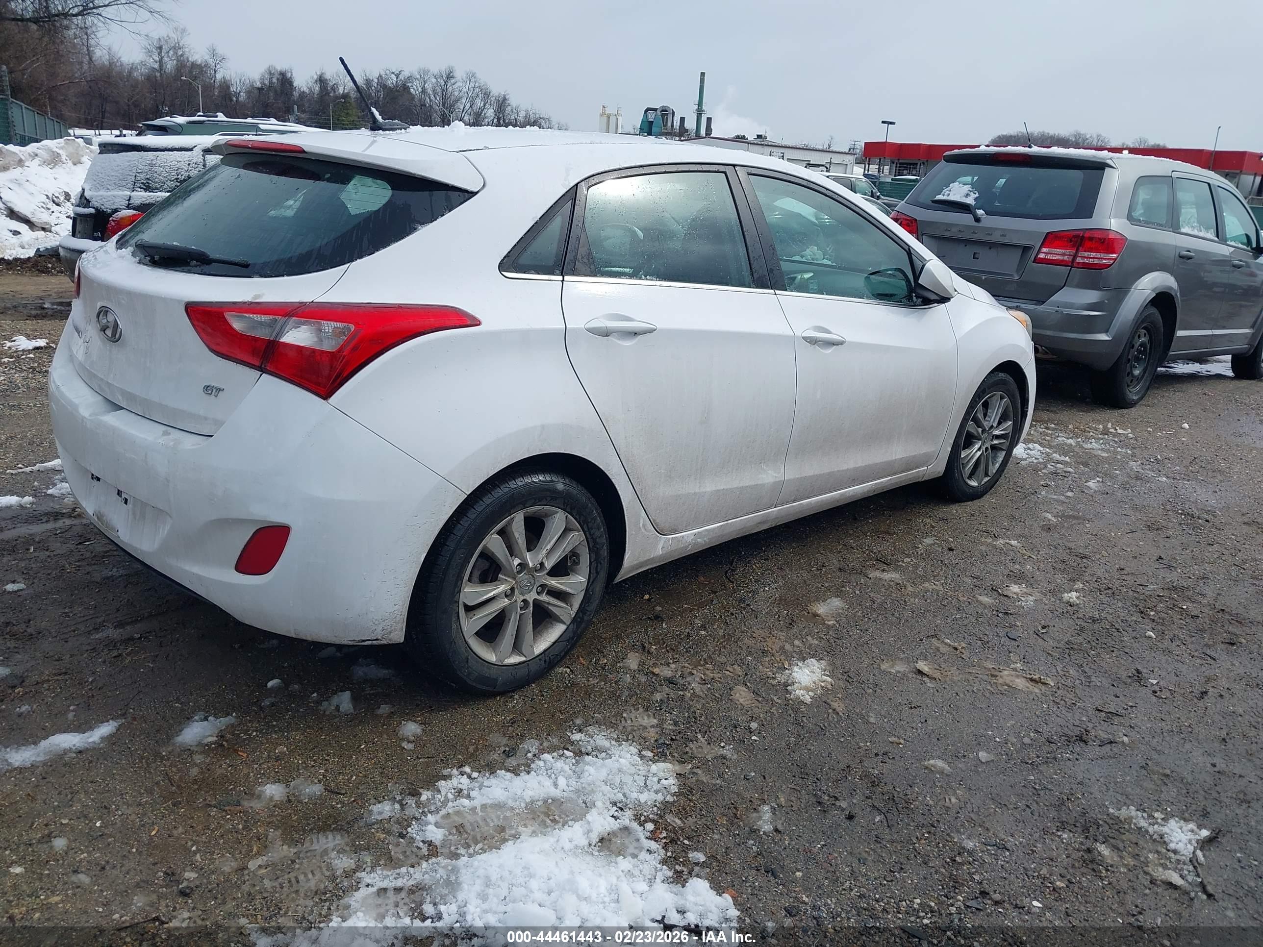 HYUNDAI ELANTRA image 4