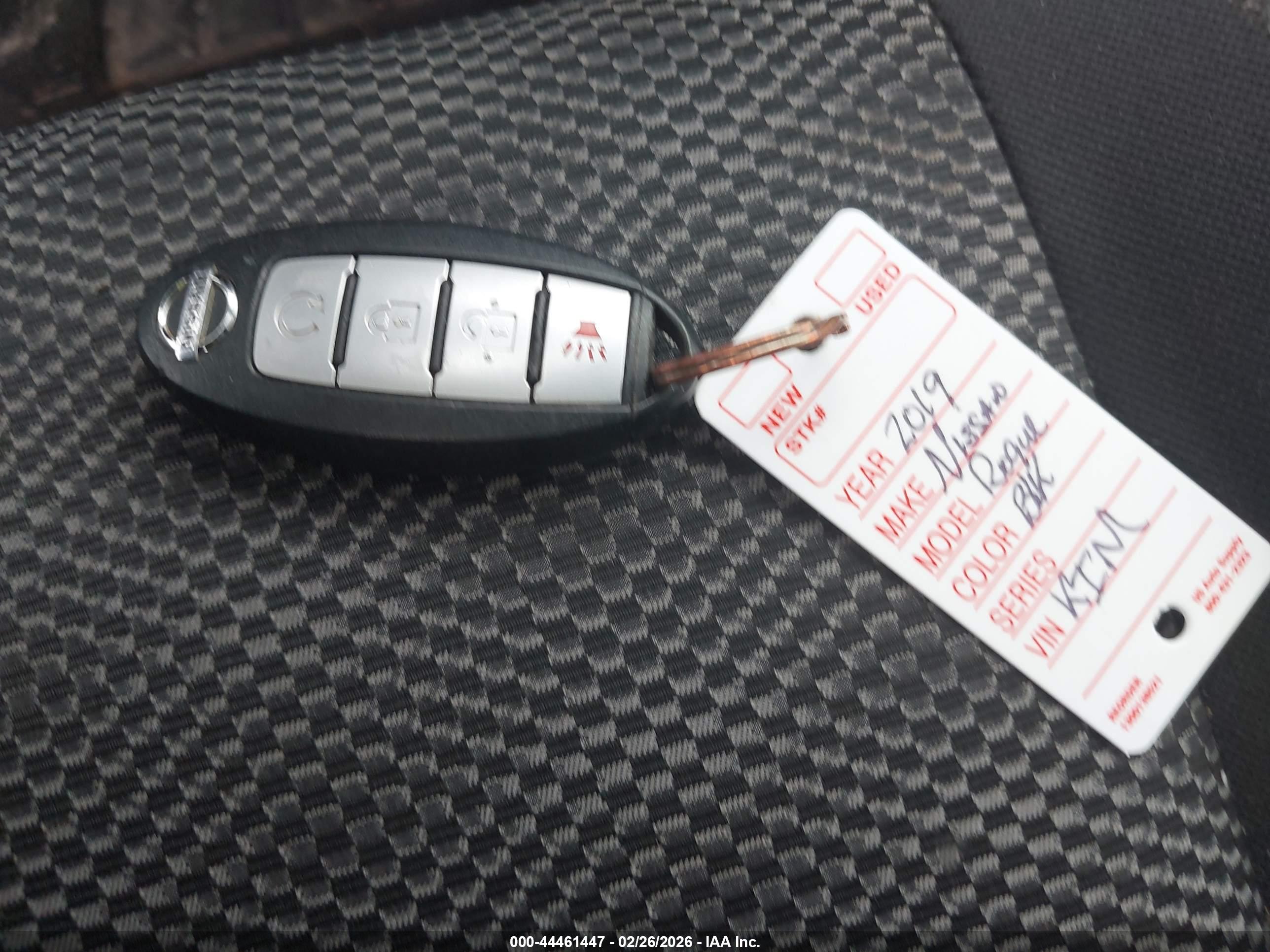 NISSAN ROGUE image 11