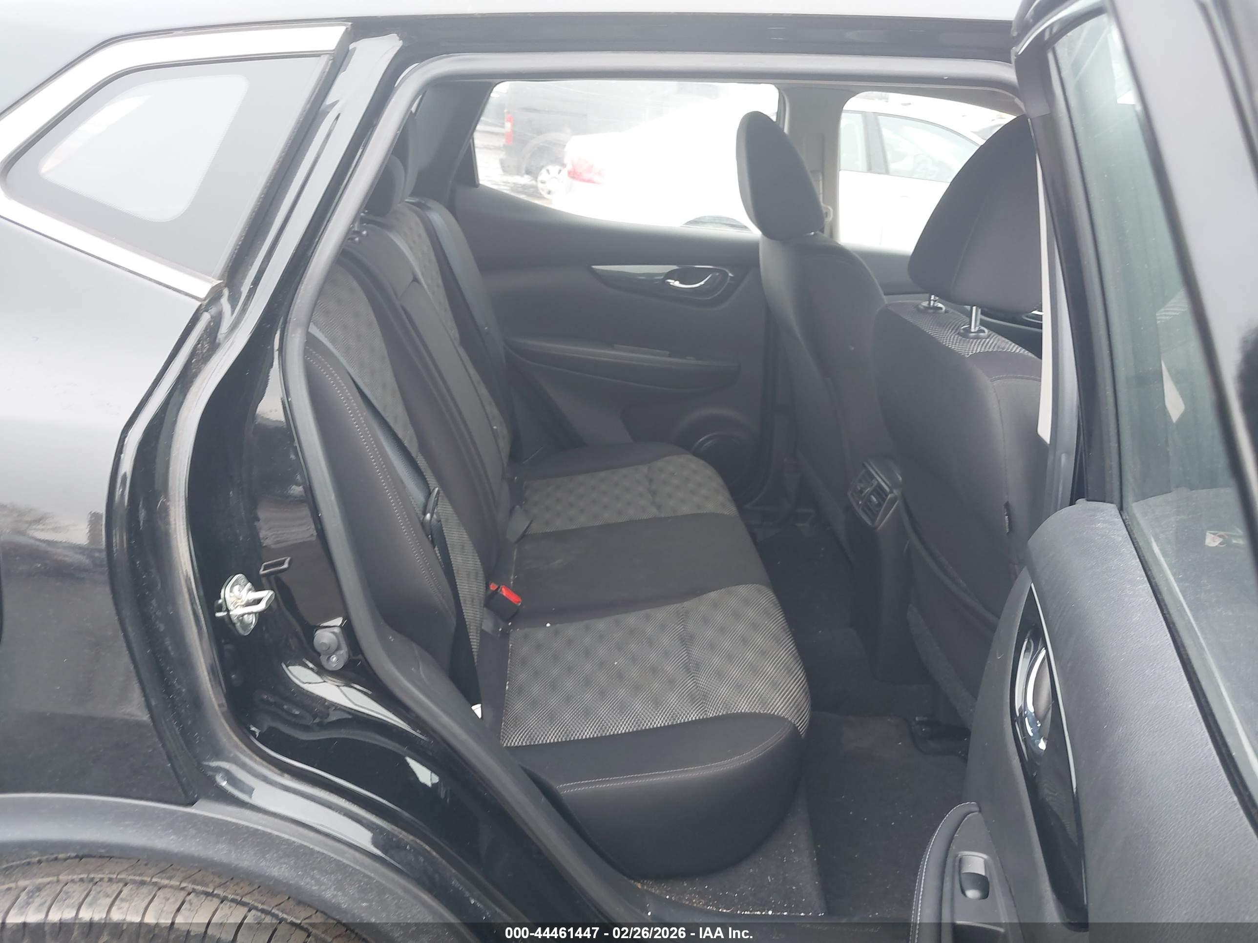 NISSAN ROGUE image 8