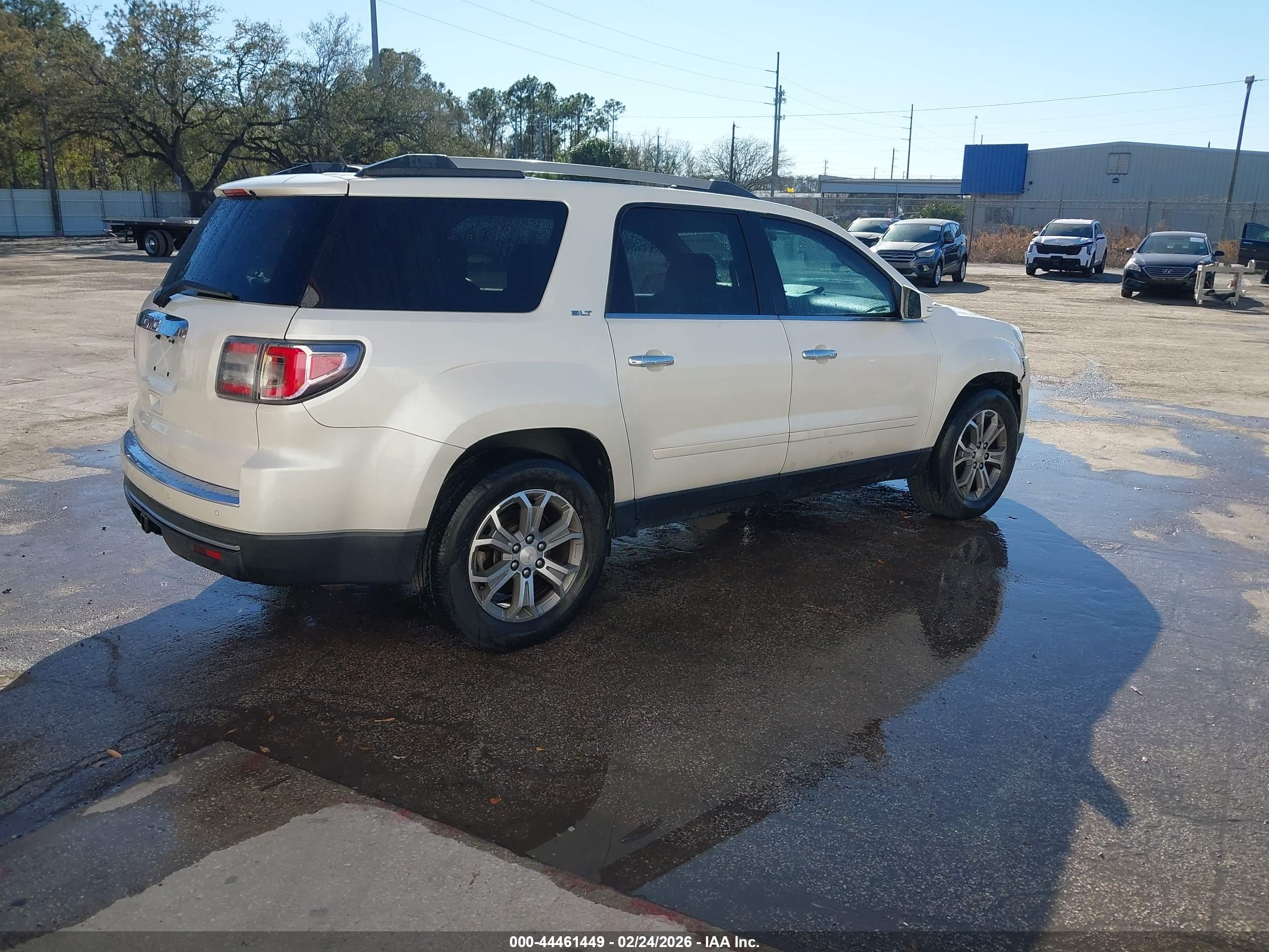 GMC ACADIA image 4