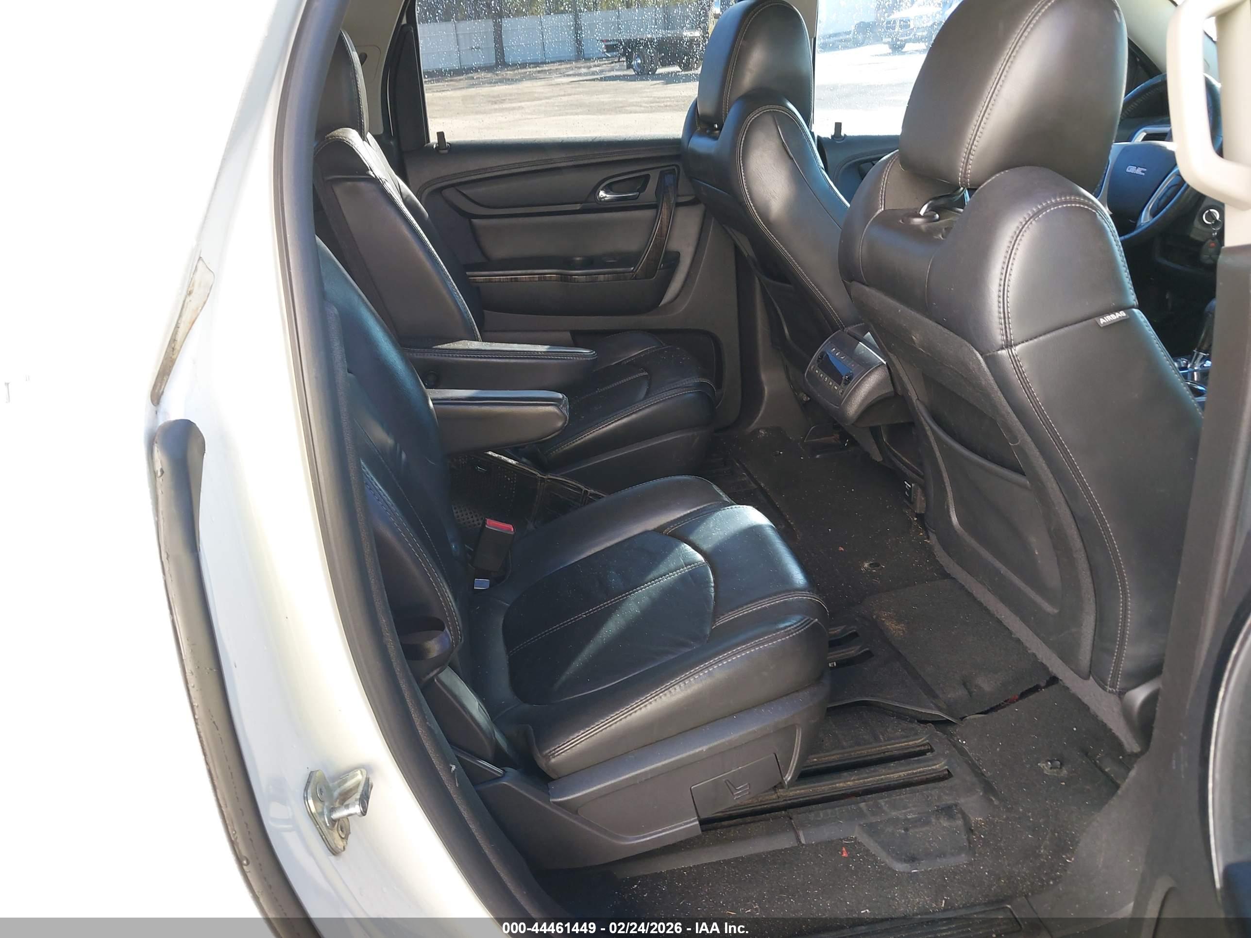 GMC ACADIA image 8