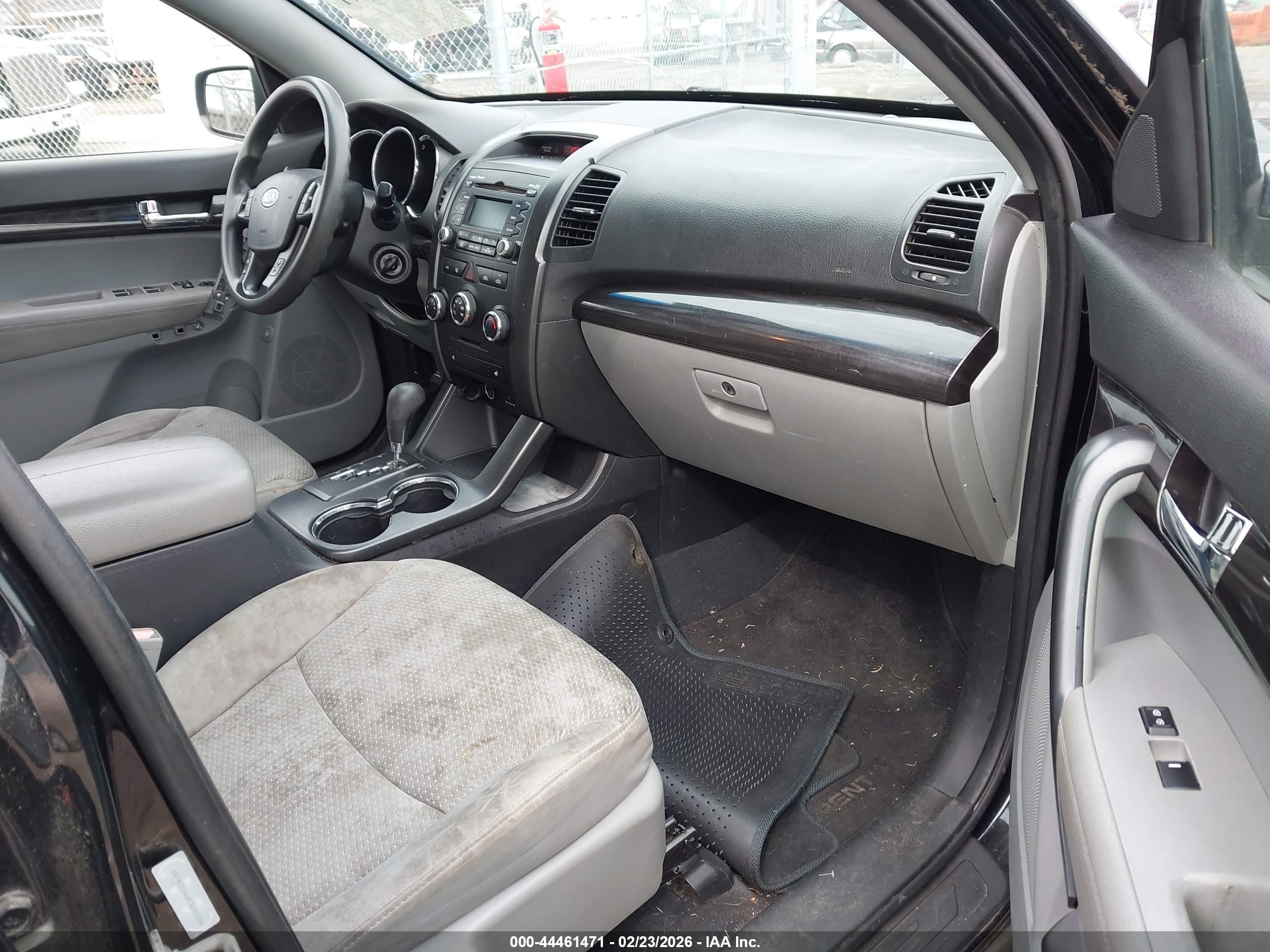 KIA SORENTO image 5