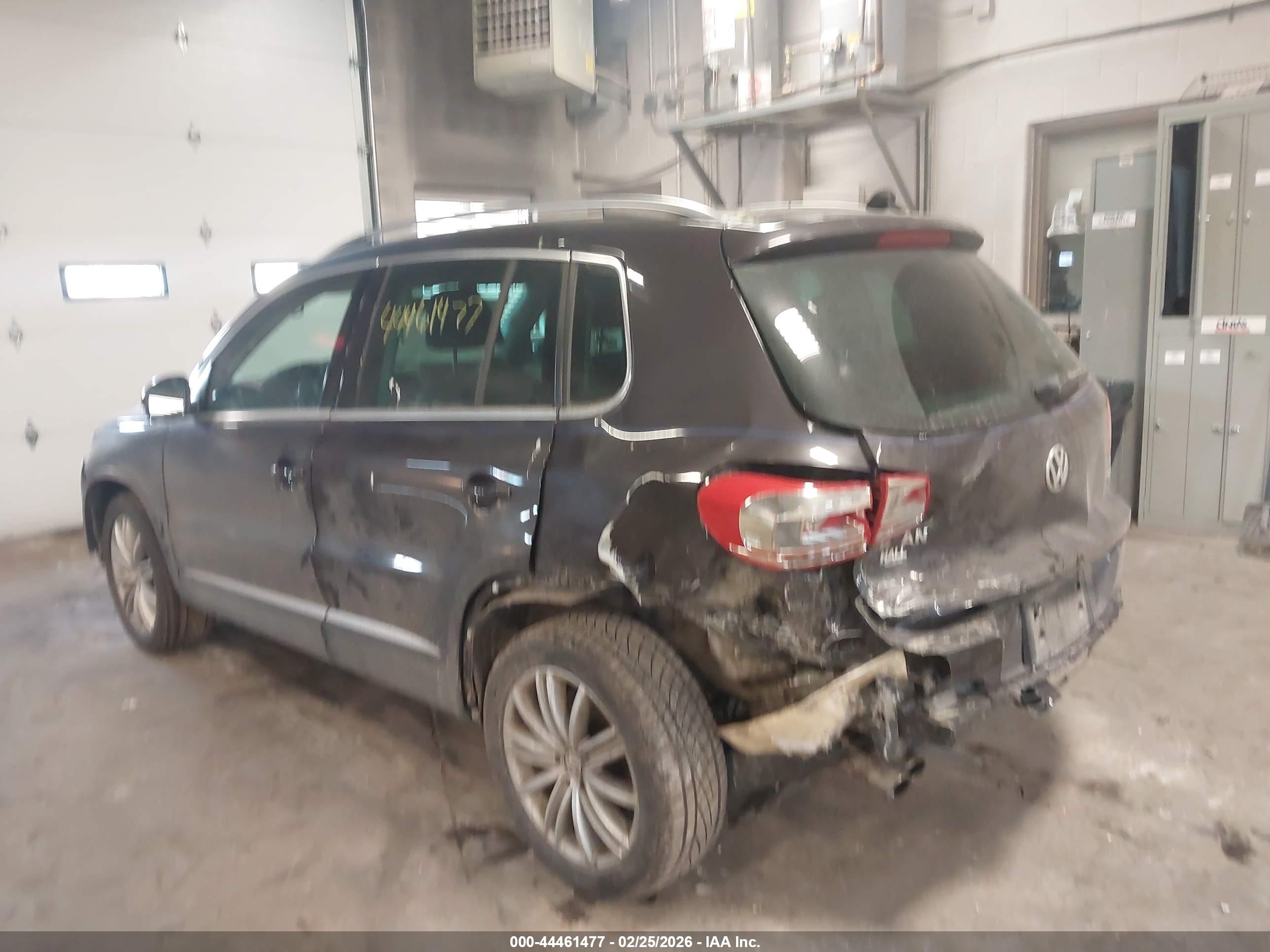 VOLKSWAGEN TIGUAN image 3
