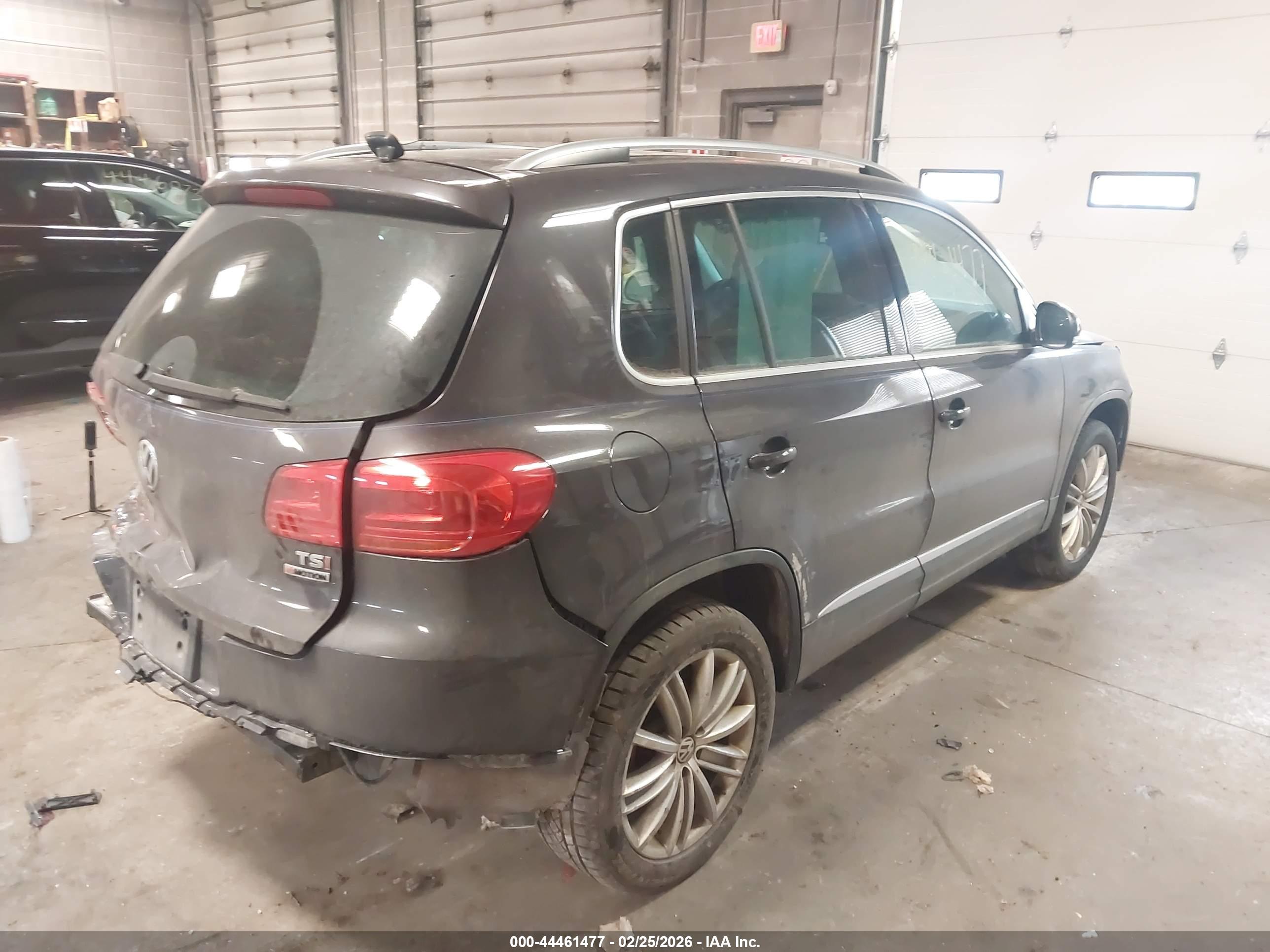 VOLKSWAGEN TIGUAN image 4