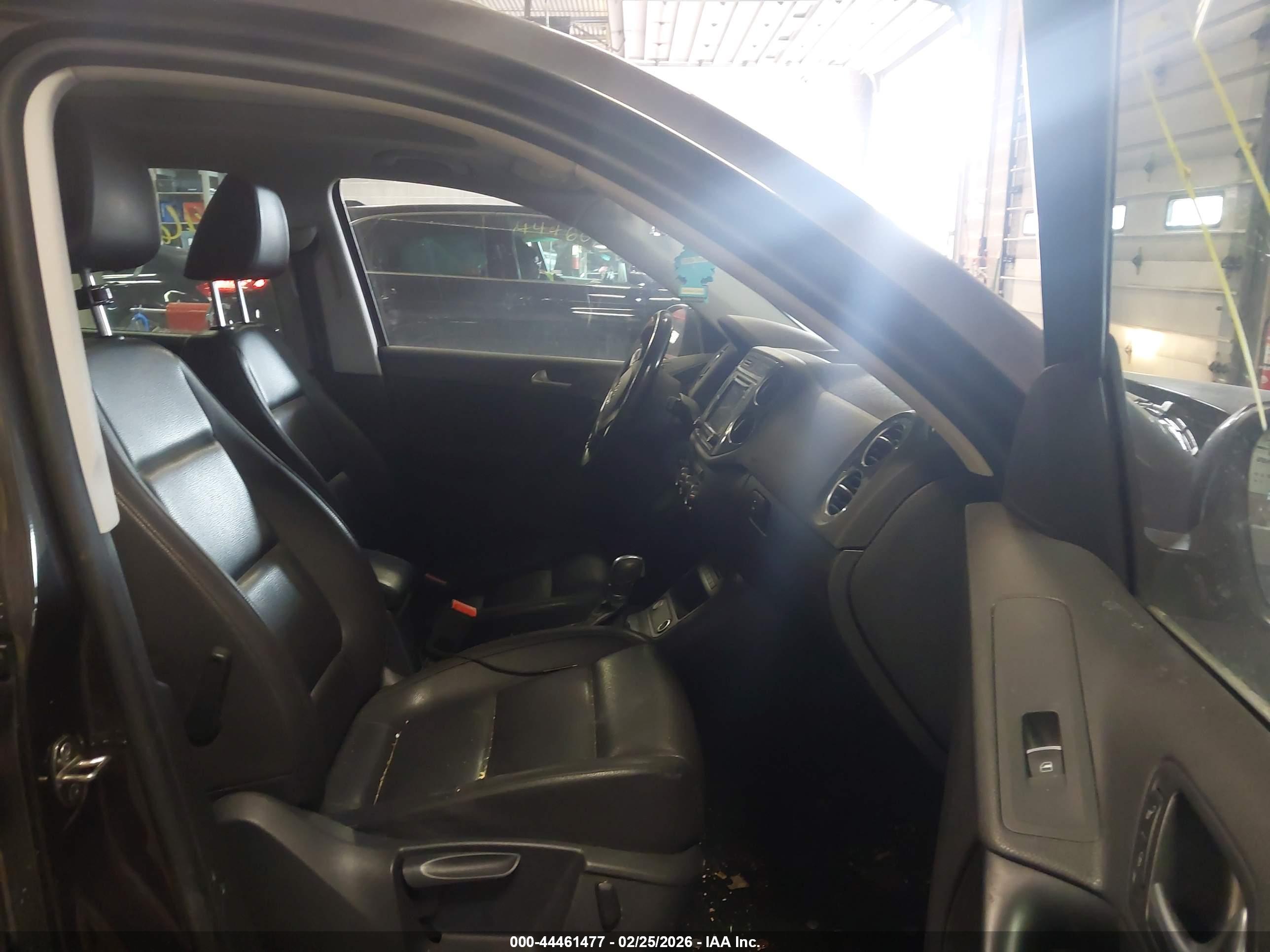 VOLKSWAGEN TIGUAN image 5
