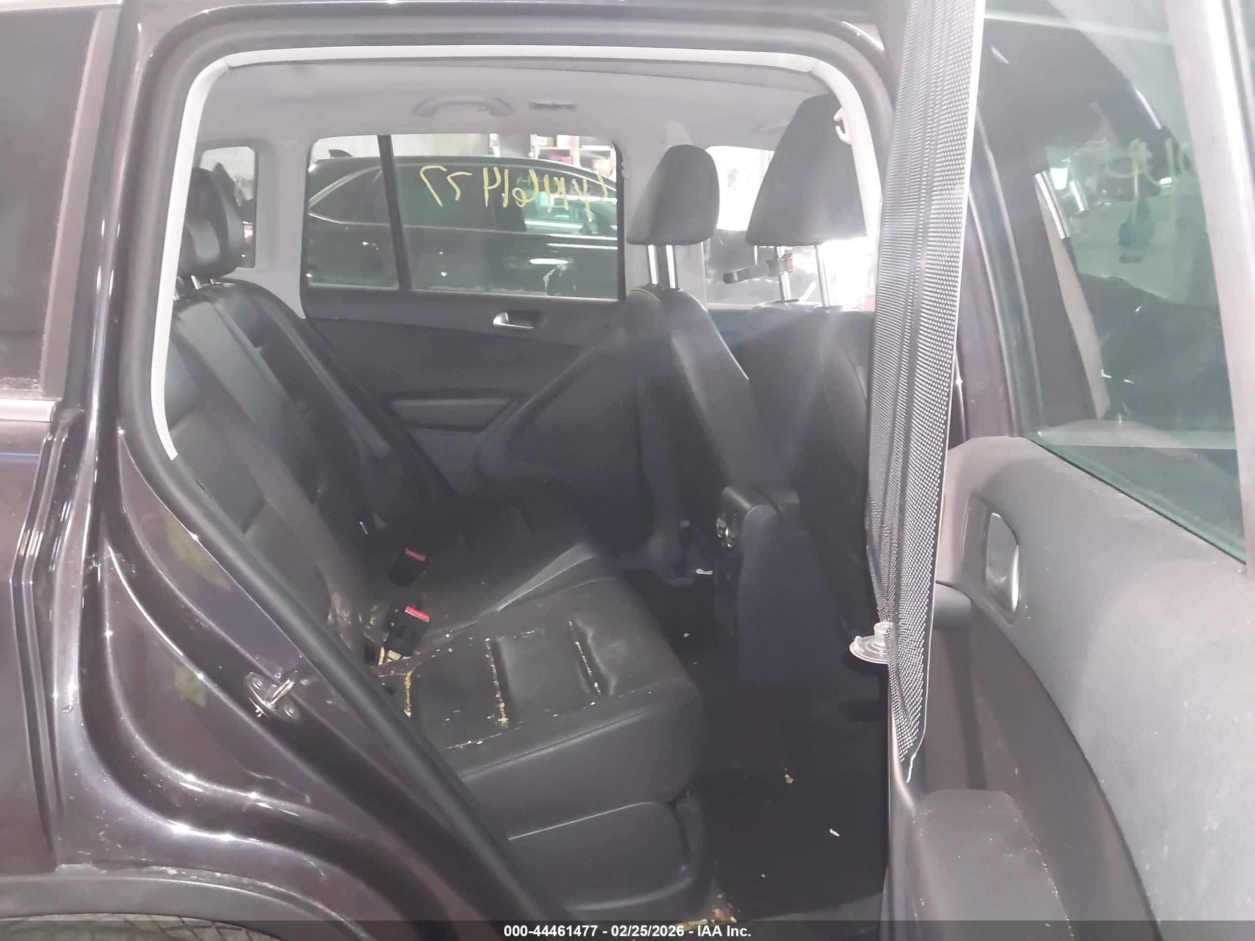 VOLKSWAGEN TIGUAN image 8