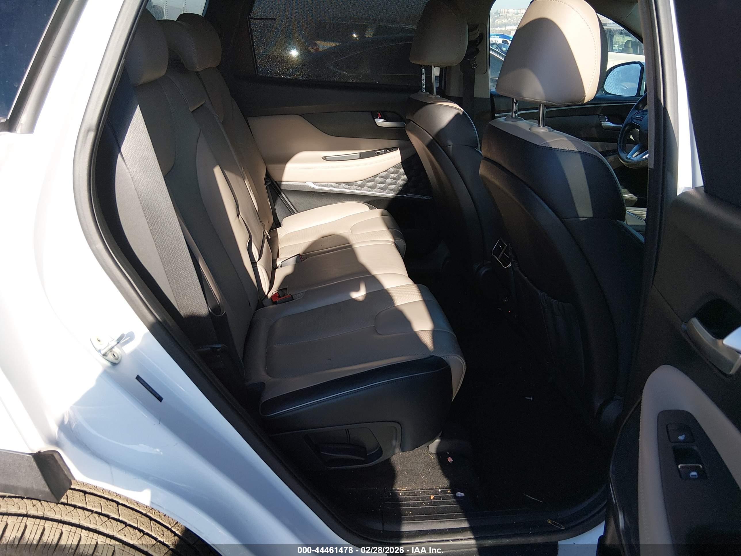 HYUNDAI SANTA image 8