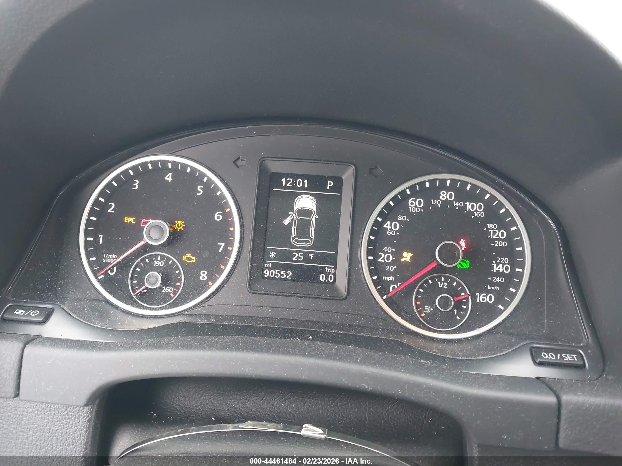 VOLKSWAGEN TIGUAN image 7