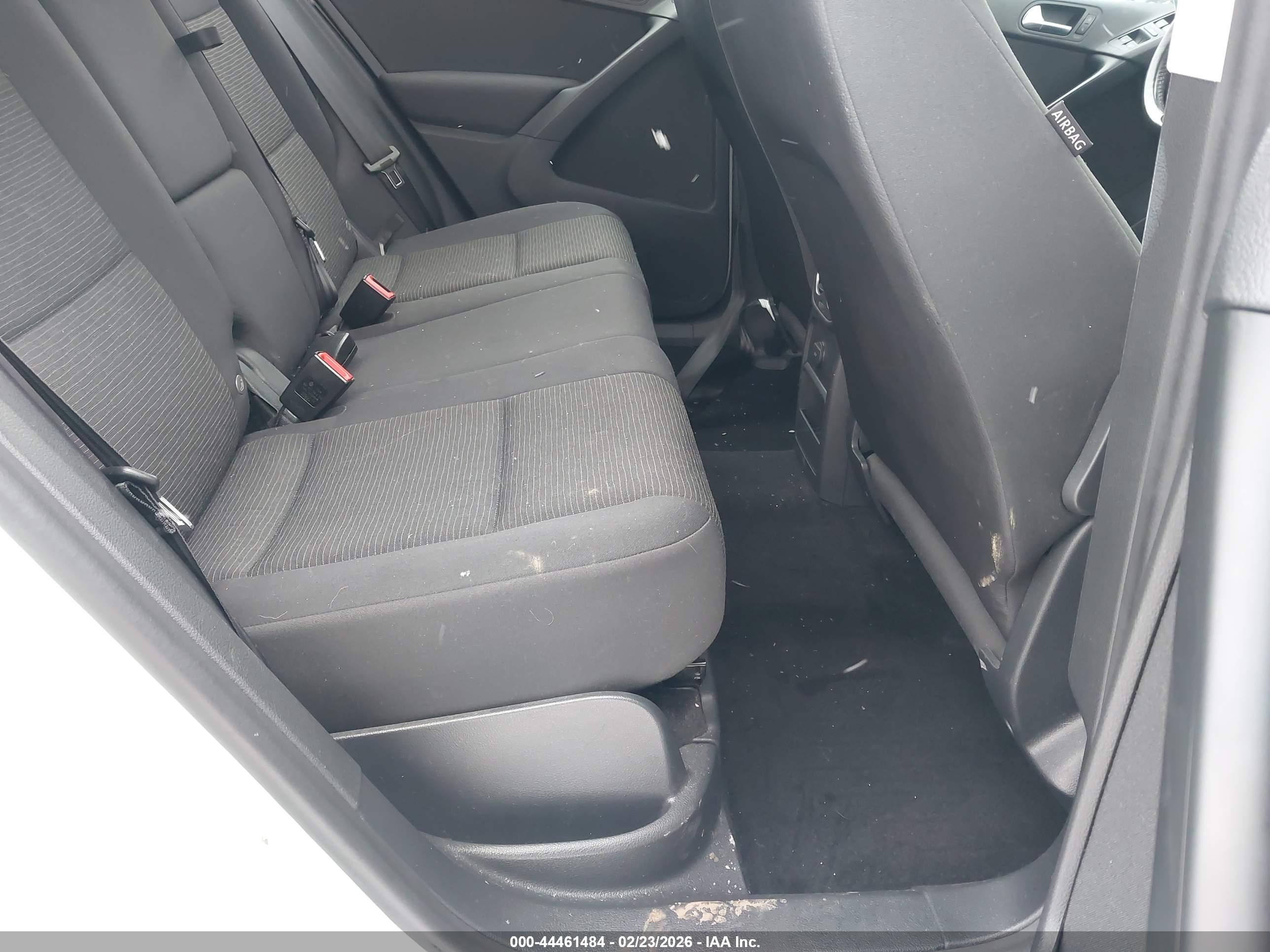 VOLKSWAGEN TIGUAN image 8