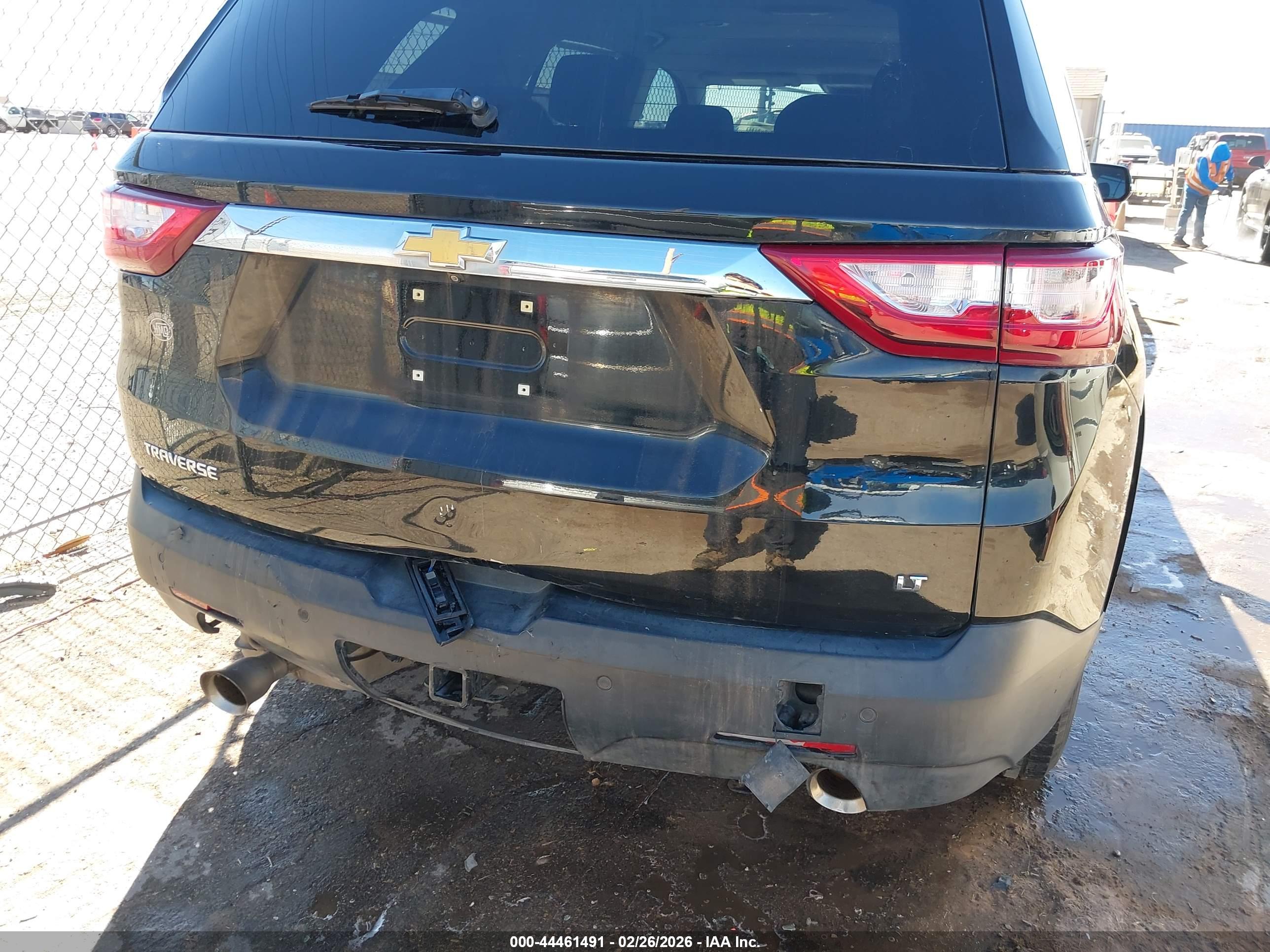 CHEVROLET TRAVERSE image 6