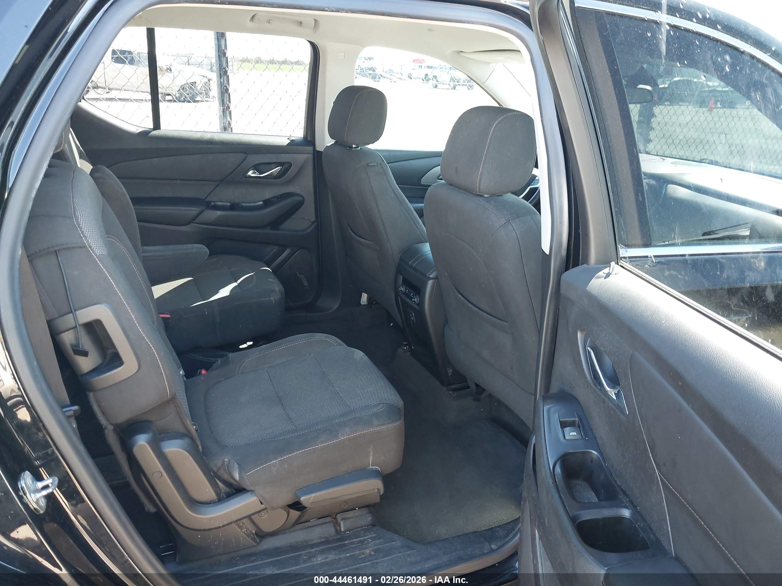CHEVROLET TRAVERSE image 8
