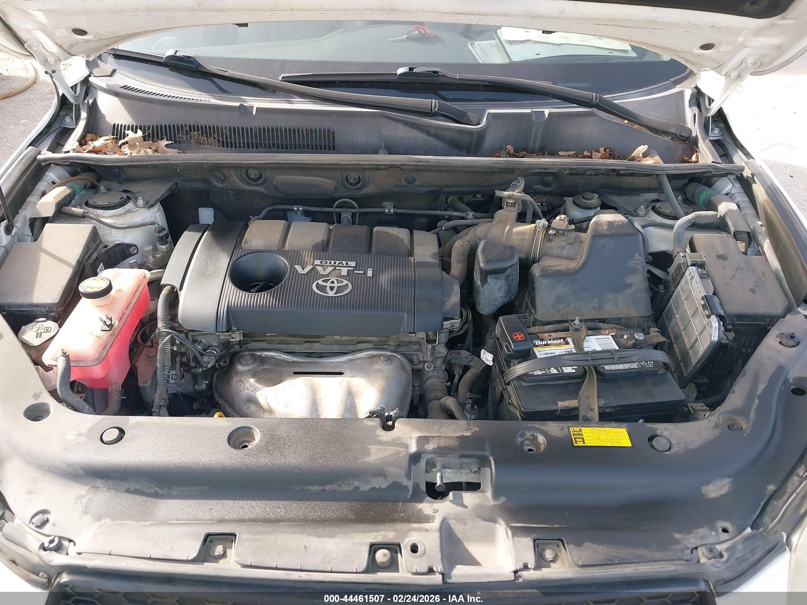 TOYOTA RAV4 image 10