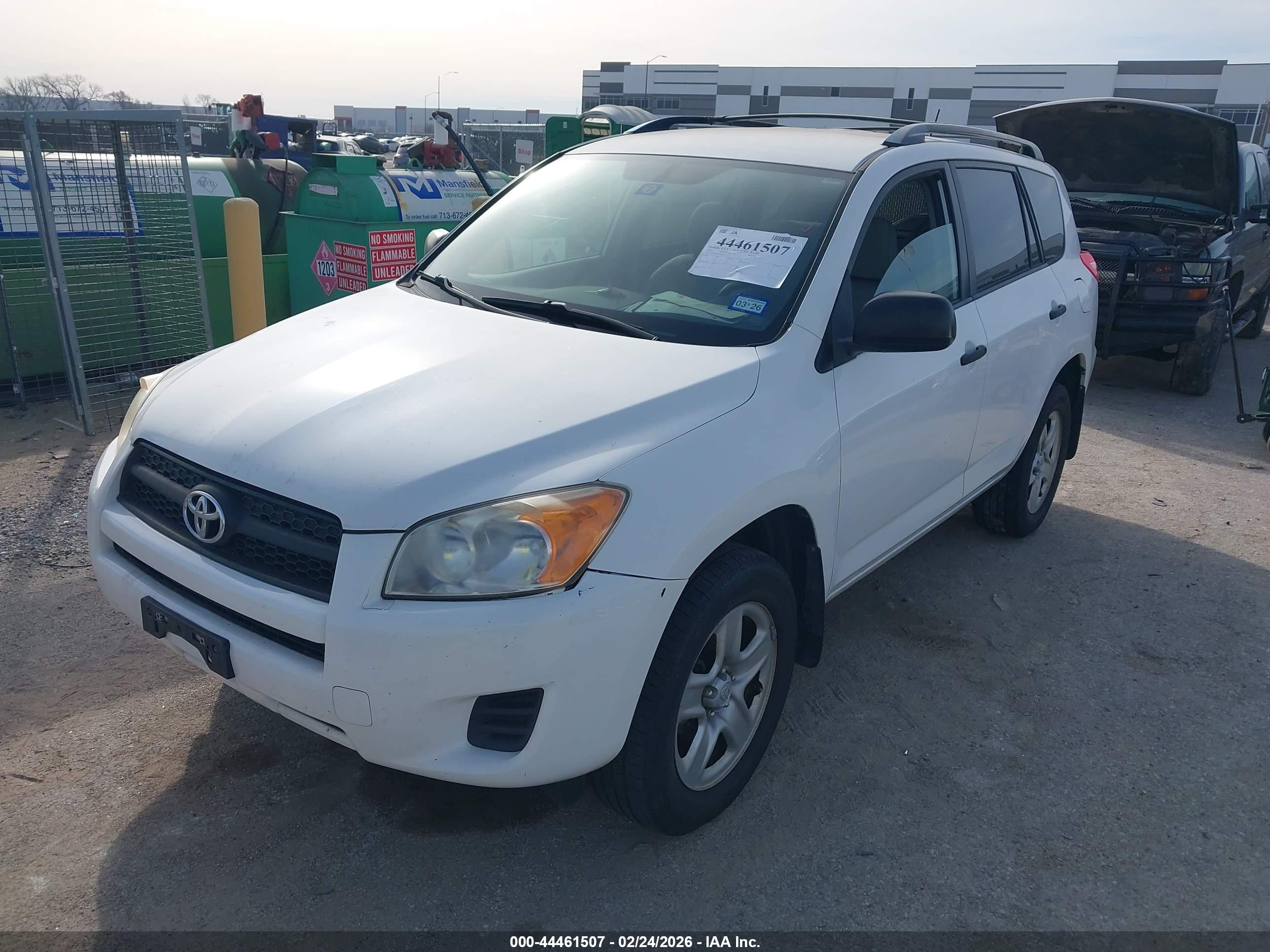 TOYOTA RAV4 image 2