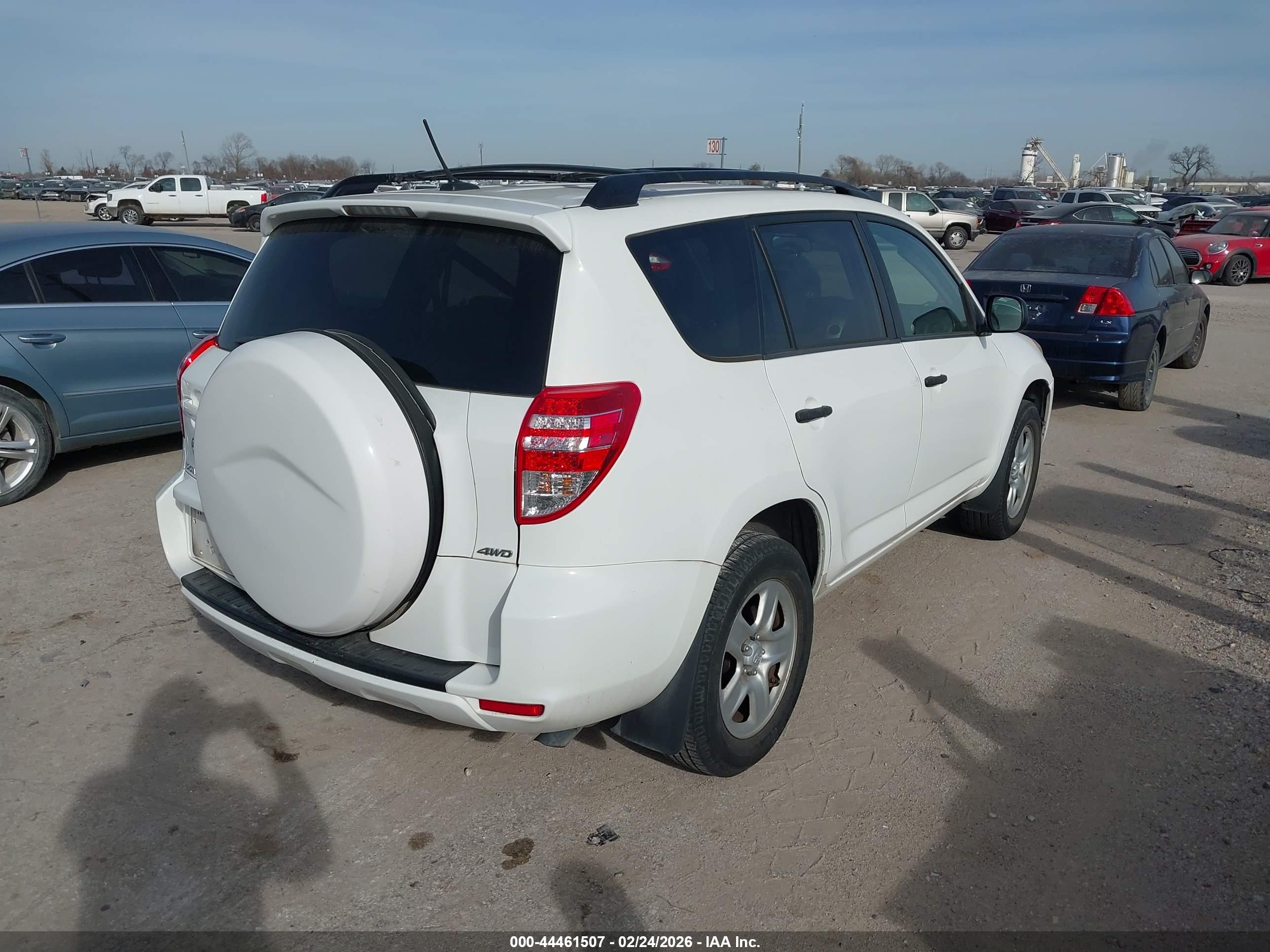 TOYOTA RAV4 image 4