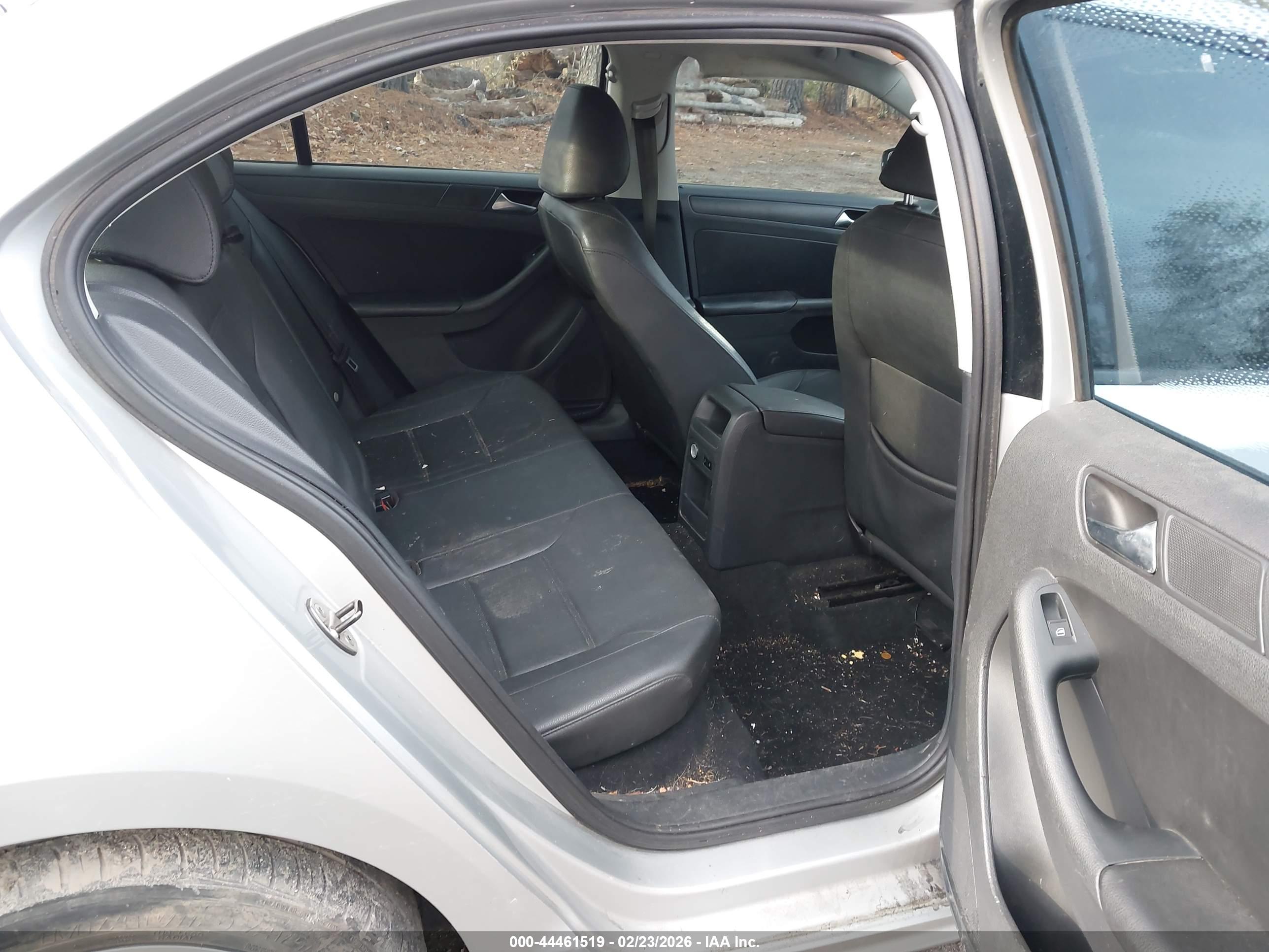 VOLKSWAGEN JETTA image 8