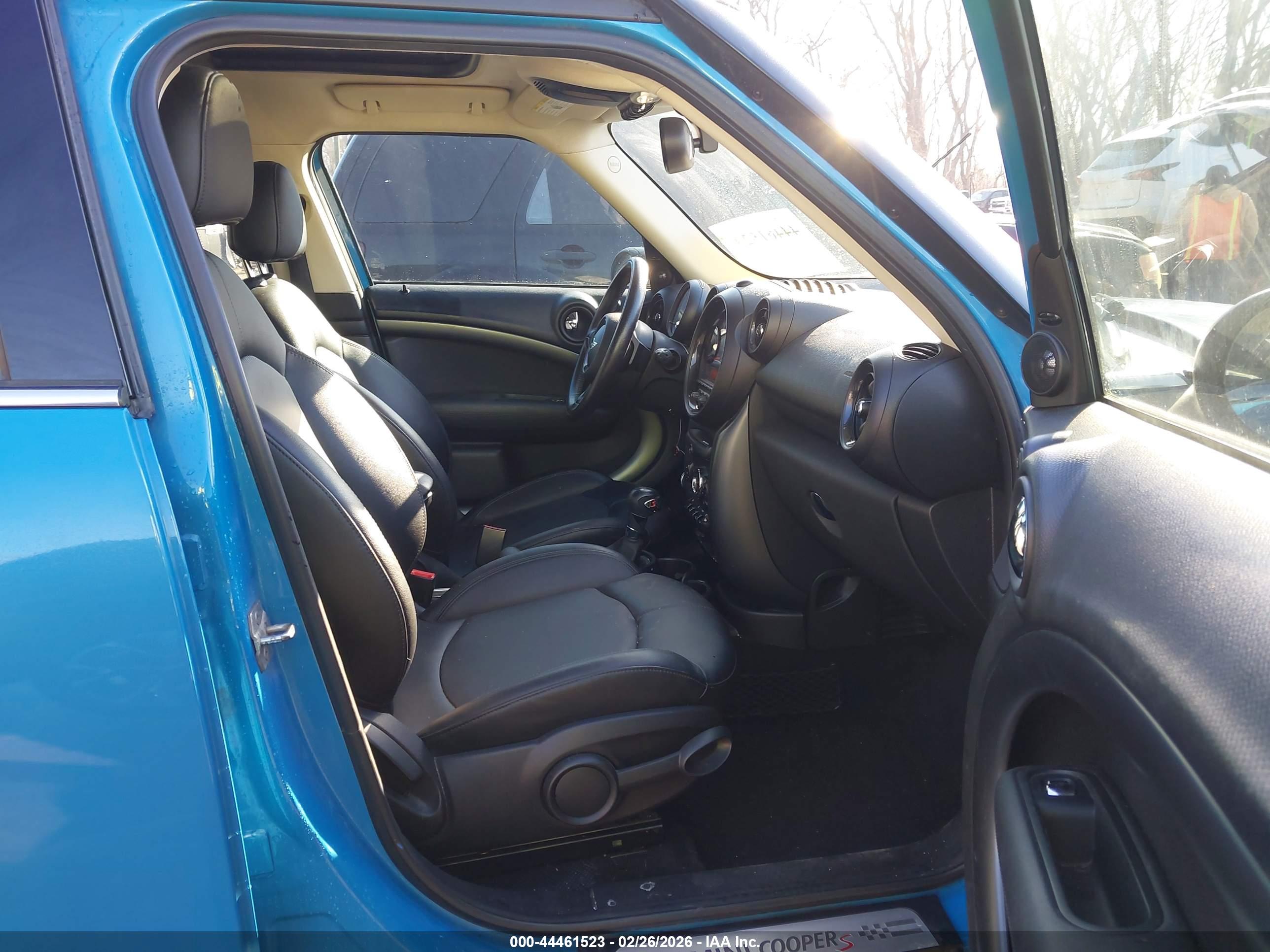MINI COUNTRYMAN image 5