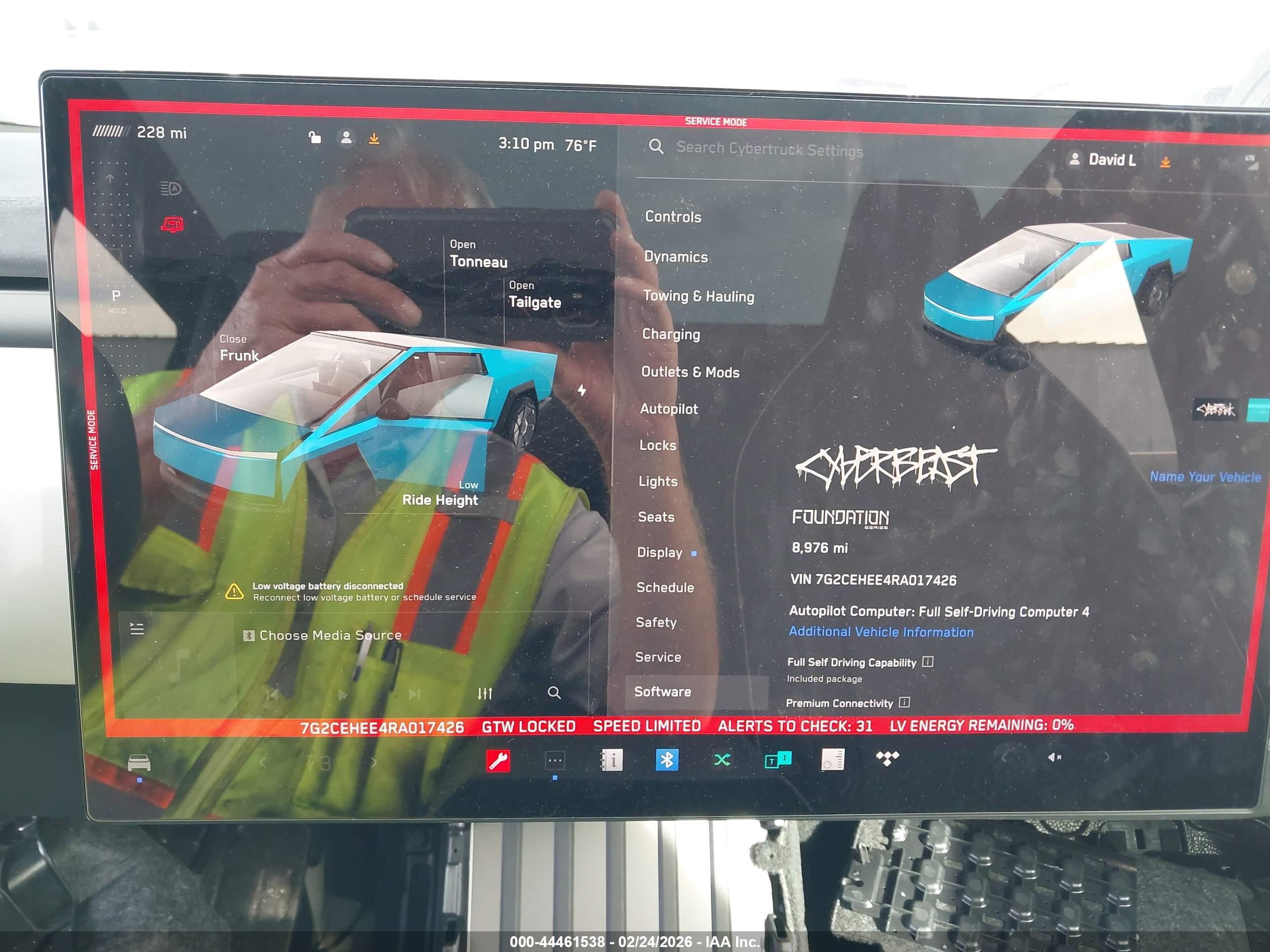 TESLA CYBERTRUCK image 7