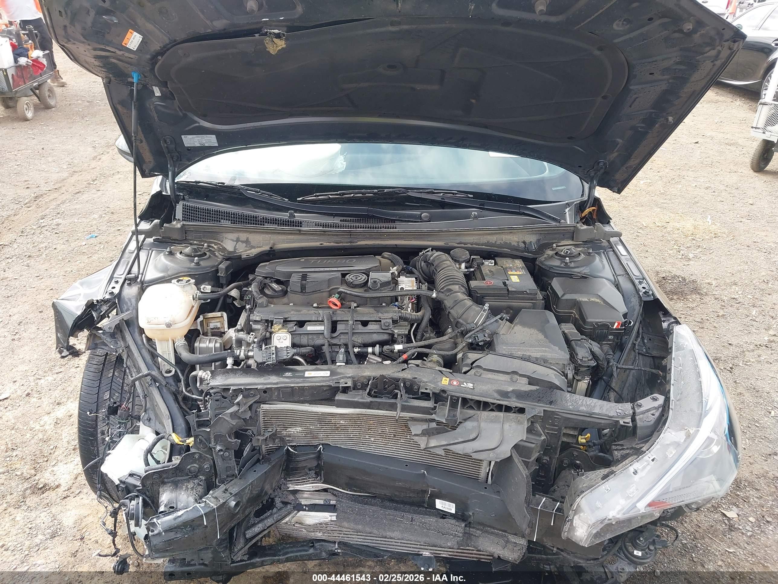 HYUNDAI ELANTRA image 10