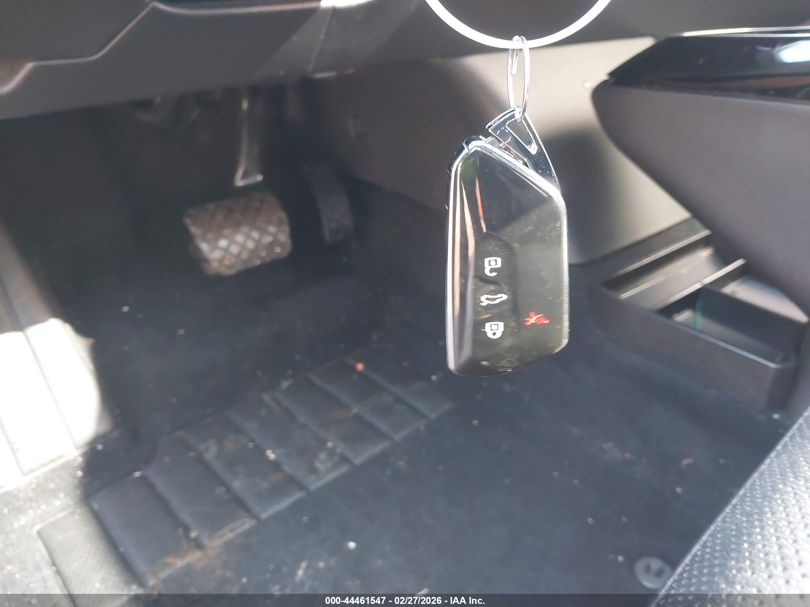 VOLKSWAGEN ID.4 image 11