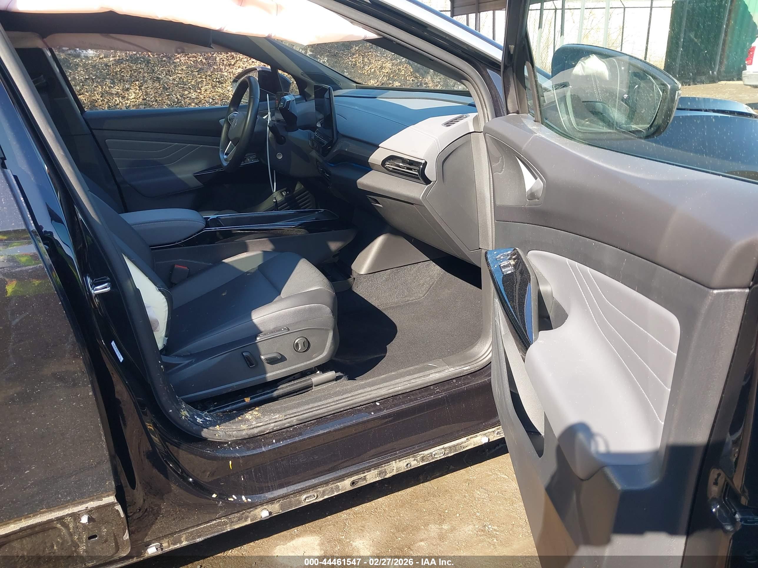 VOLKSWAGEN ID.4 image 5