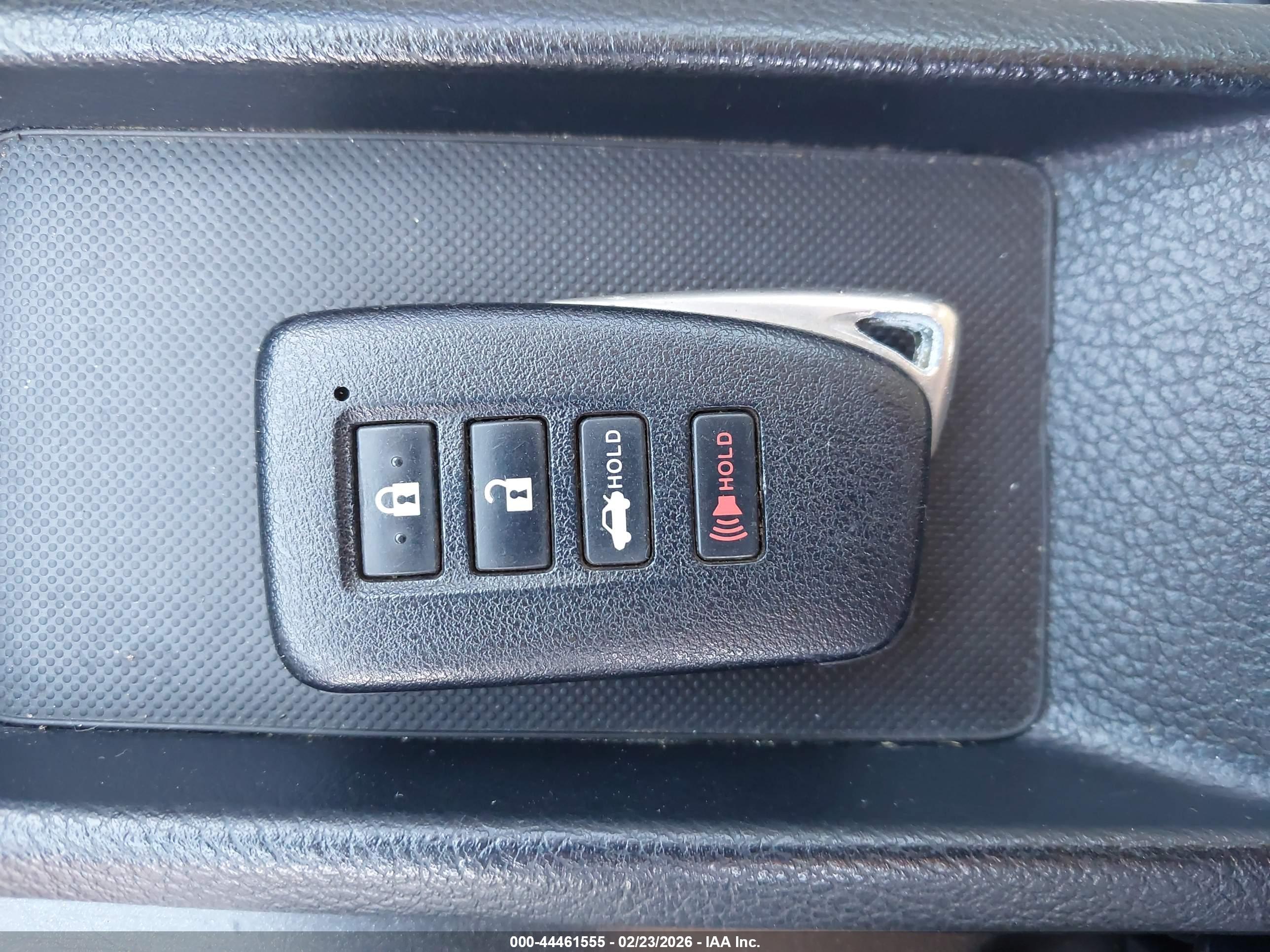 LEXUS IS image 11