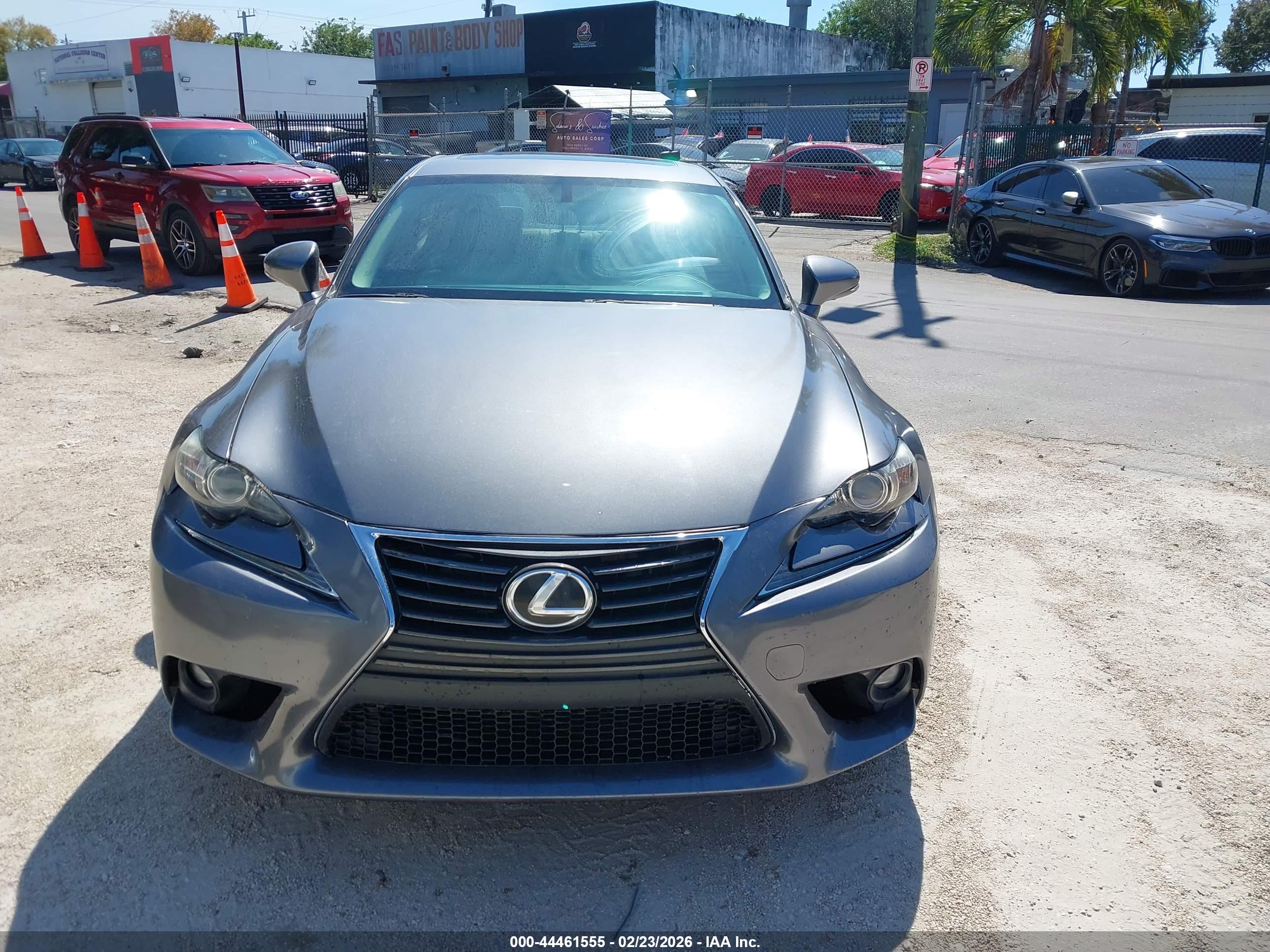 LEXUS IS image 6