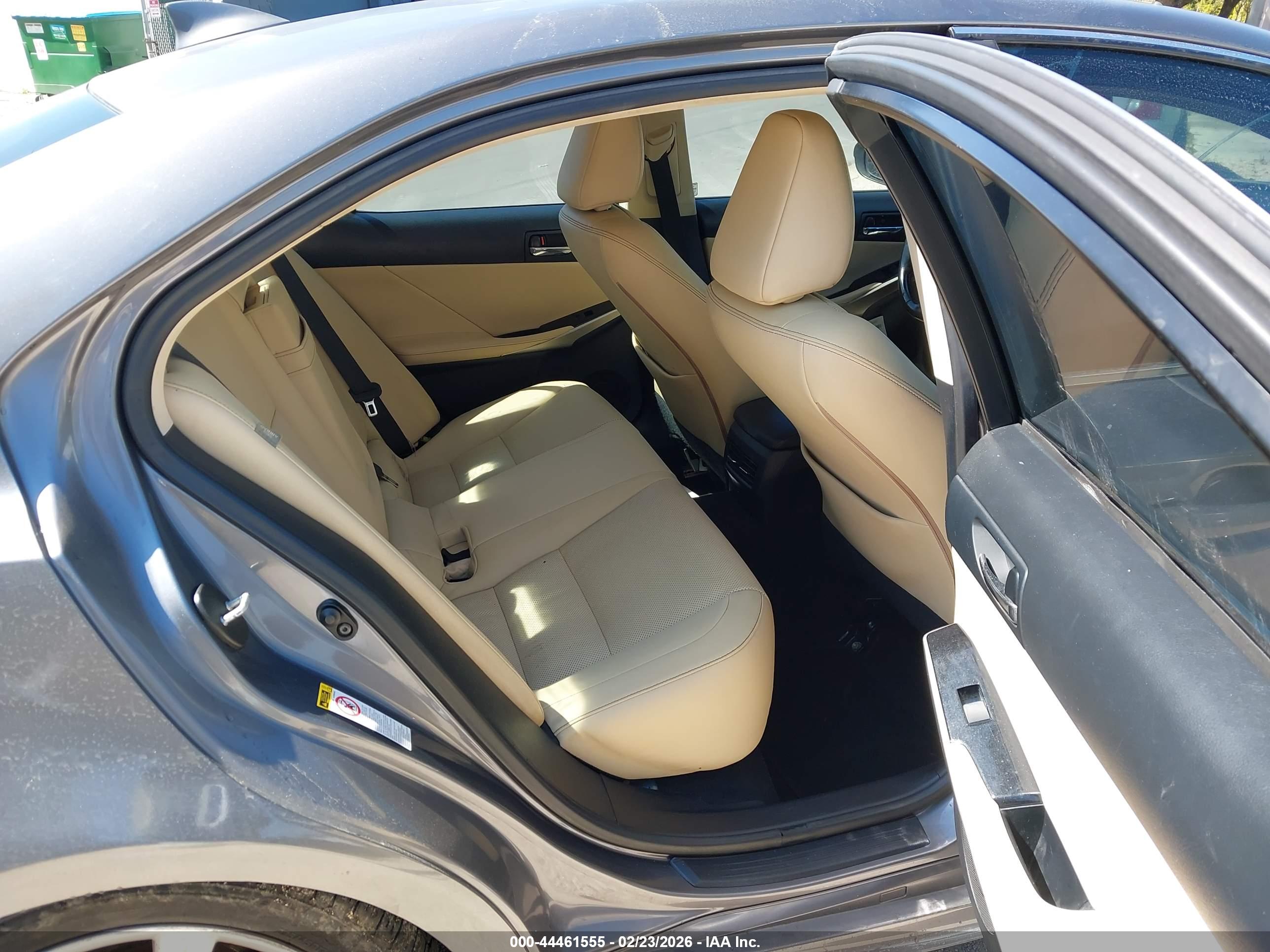 LEXUS IS image 8