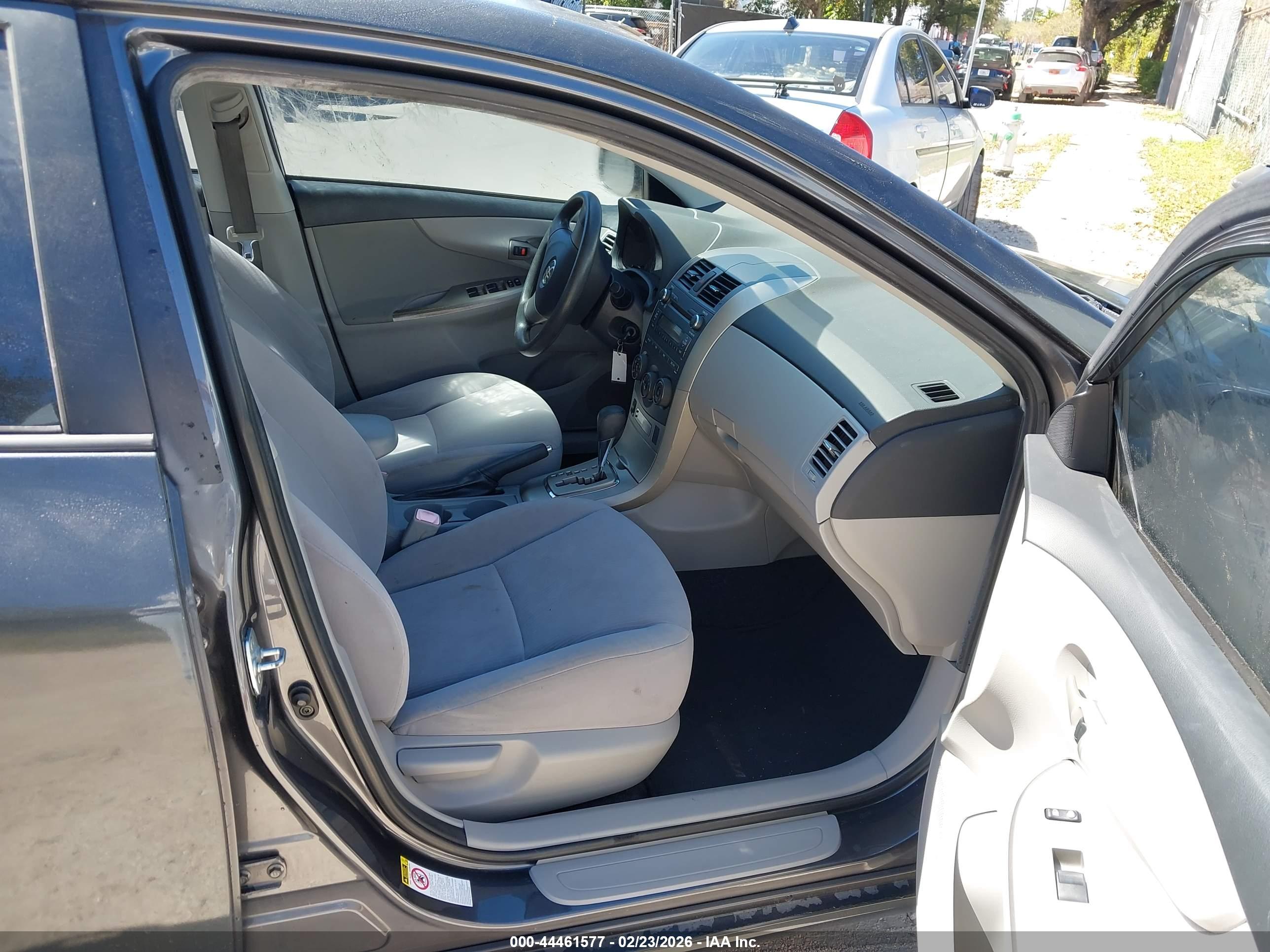 TOYOTA COROLLA image 5