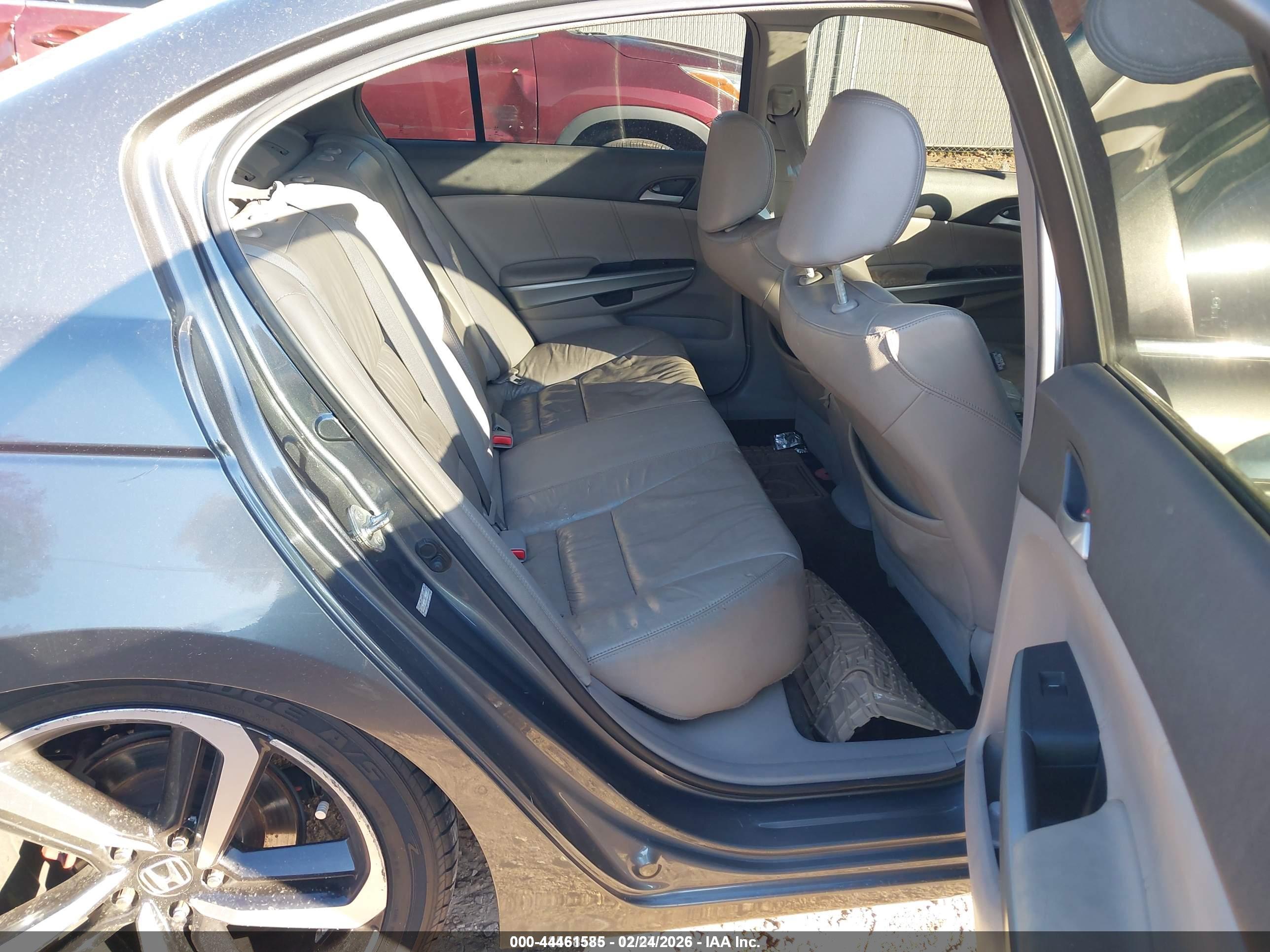 HONDA ACCORD image 8