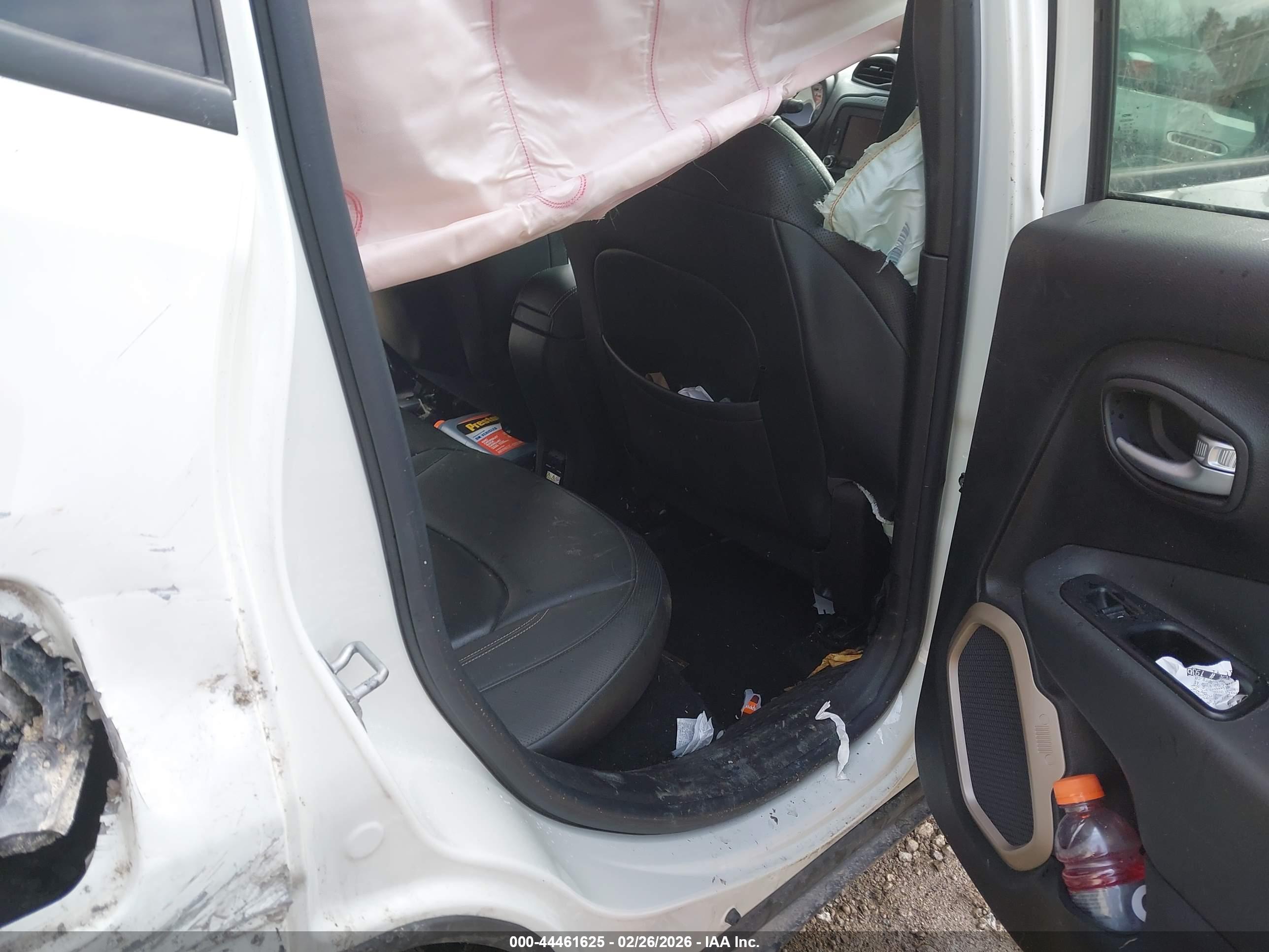 JEEP RENEGADE image 8