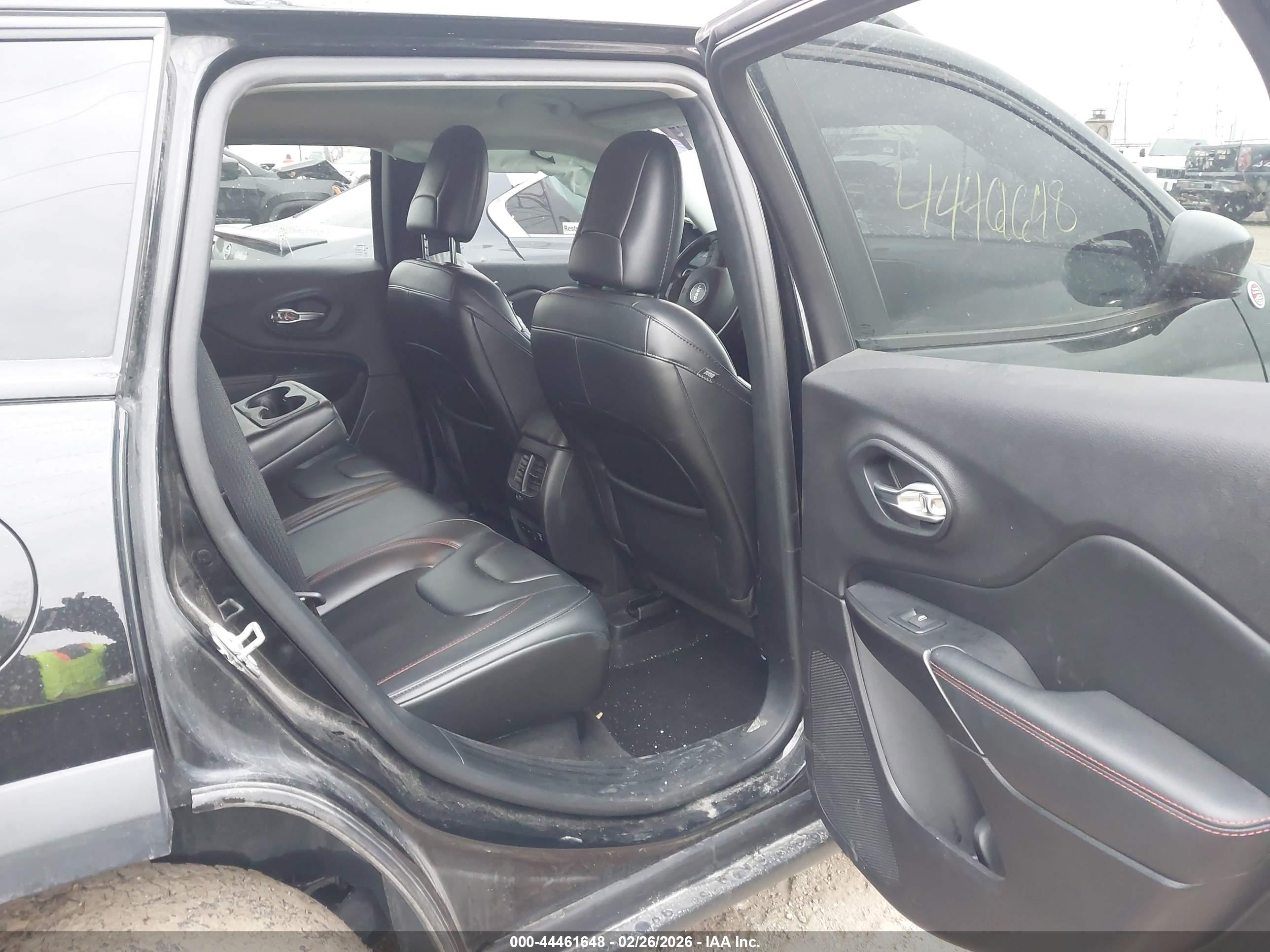JEEP CHEROKEE image 8