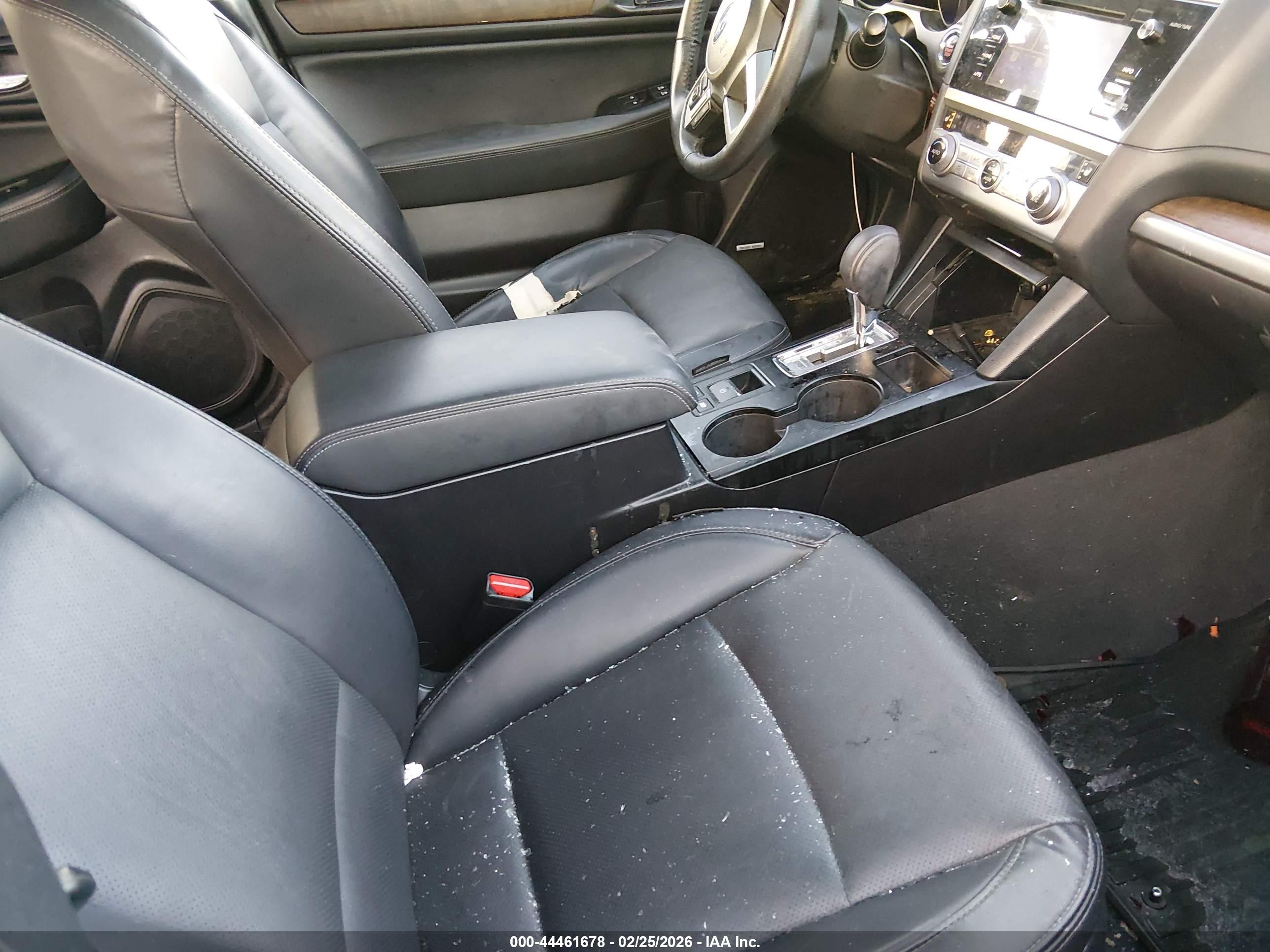 SUBARU OUTBACK image 5