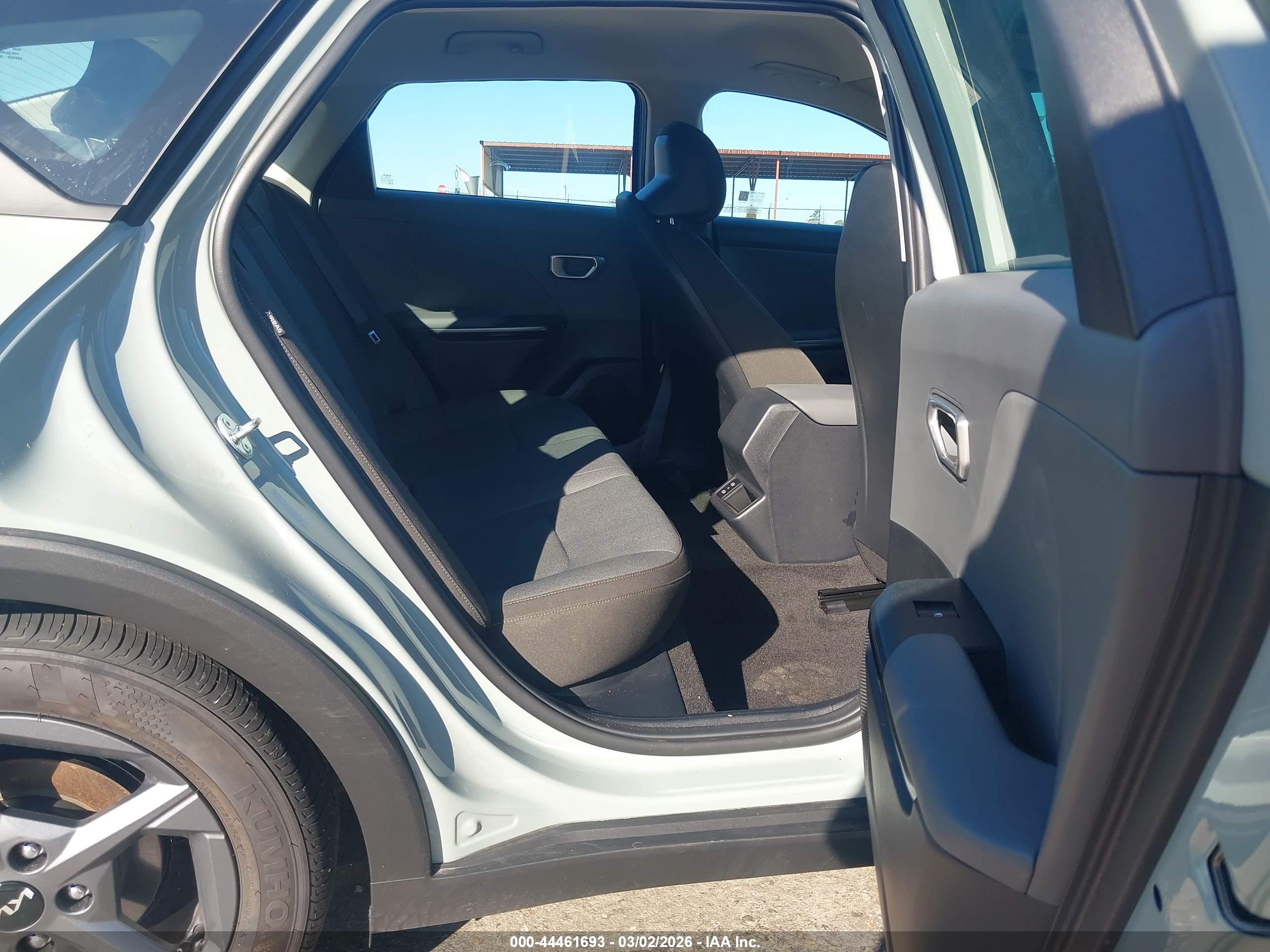 KIA K4 image 8