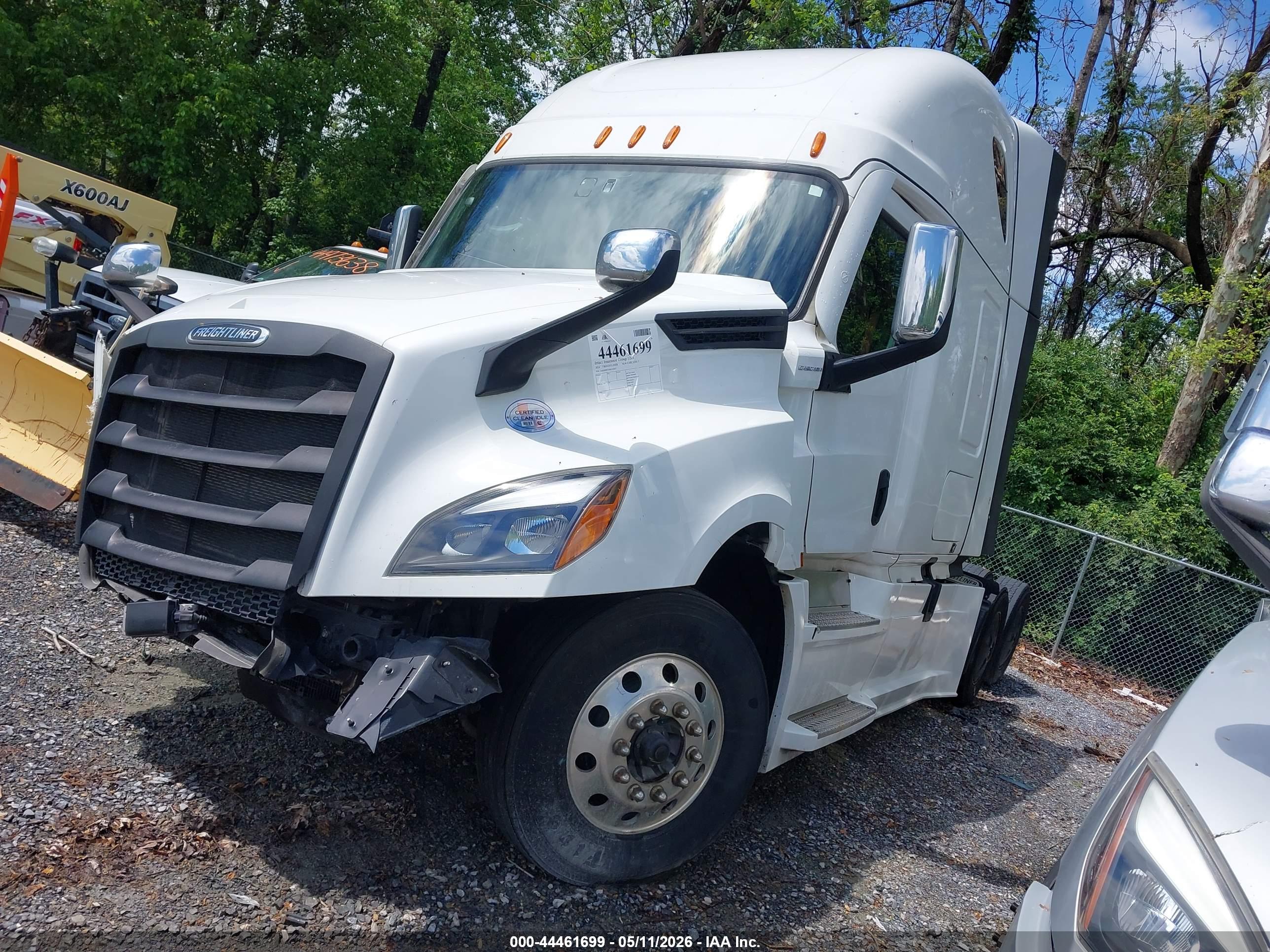 FREIGHTLINER NEW image 2