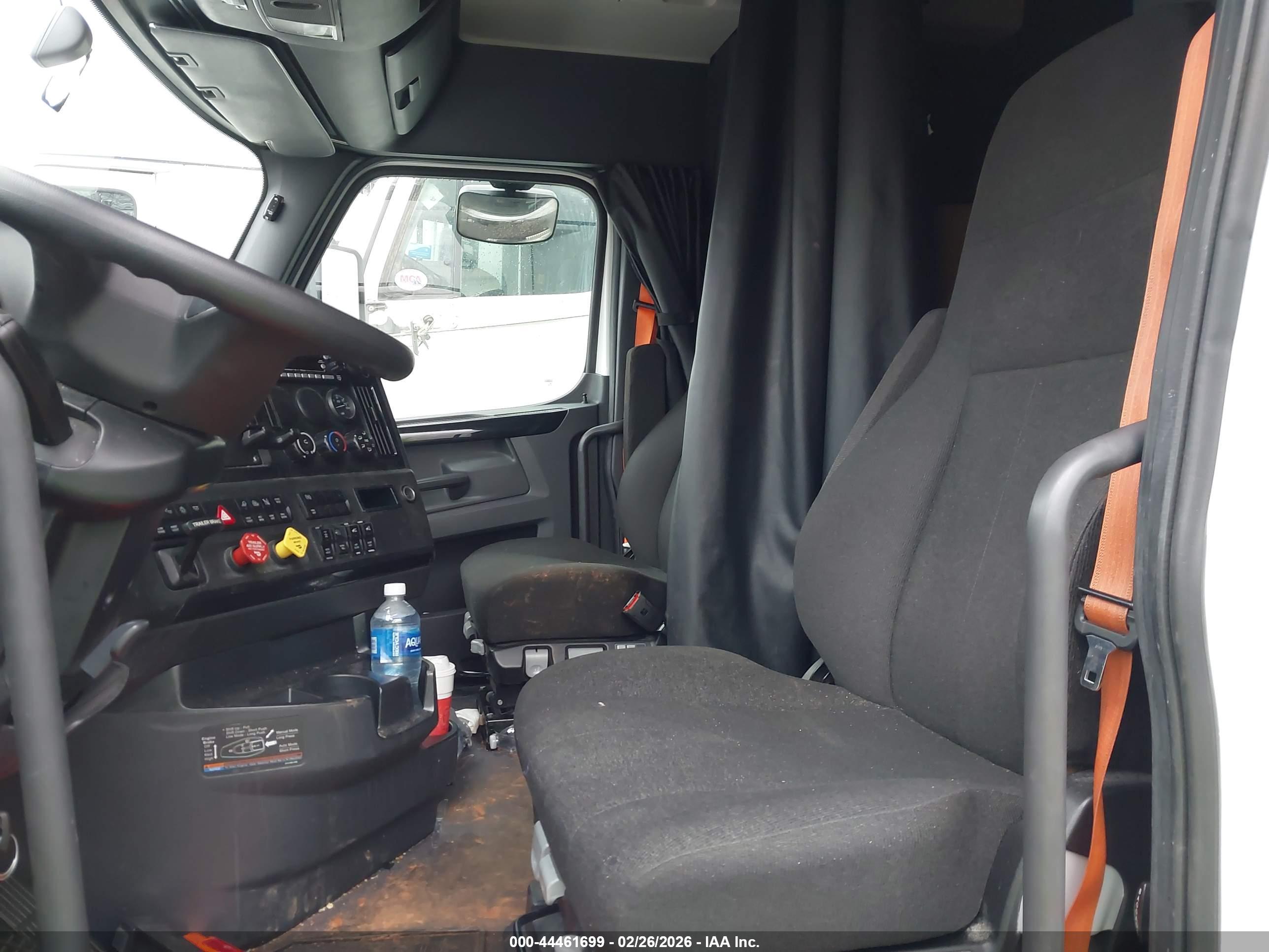 FREIGHTLINER NEW image 8
