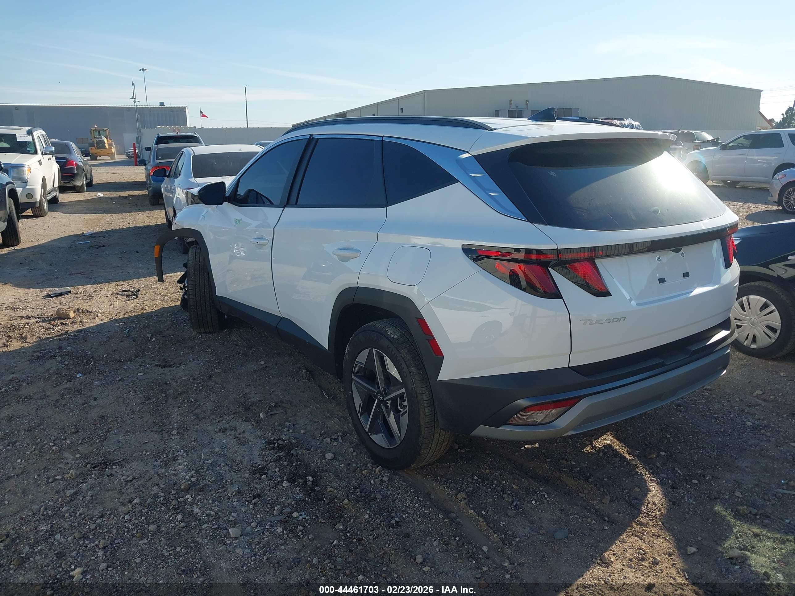 HYUNDAI TUCSON image 3
