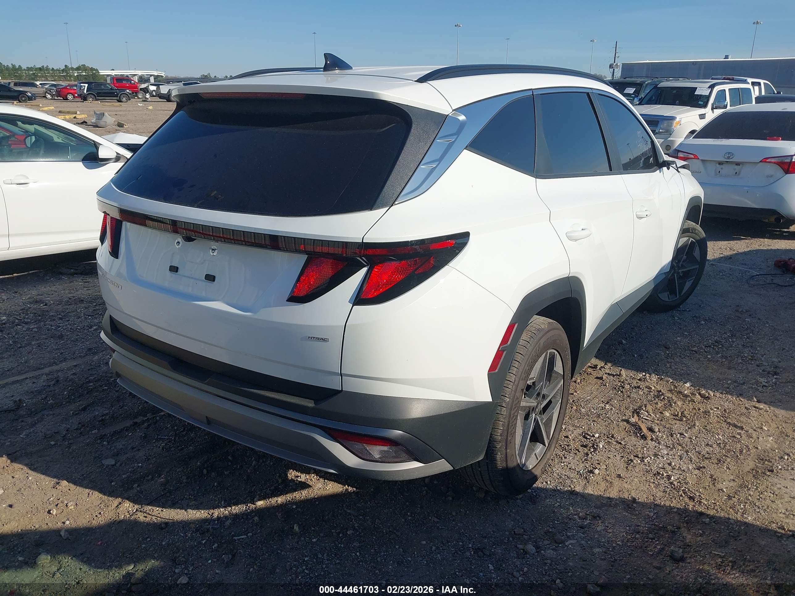 HYUNDAI TUCSON image 4